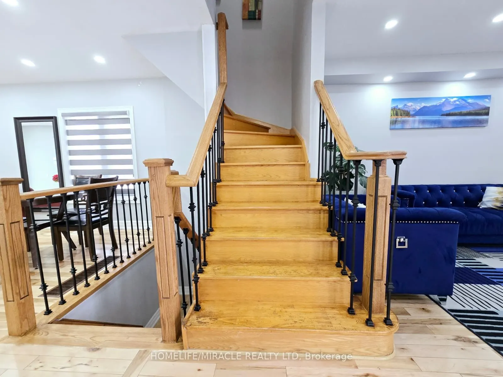 33 Atira Avenue