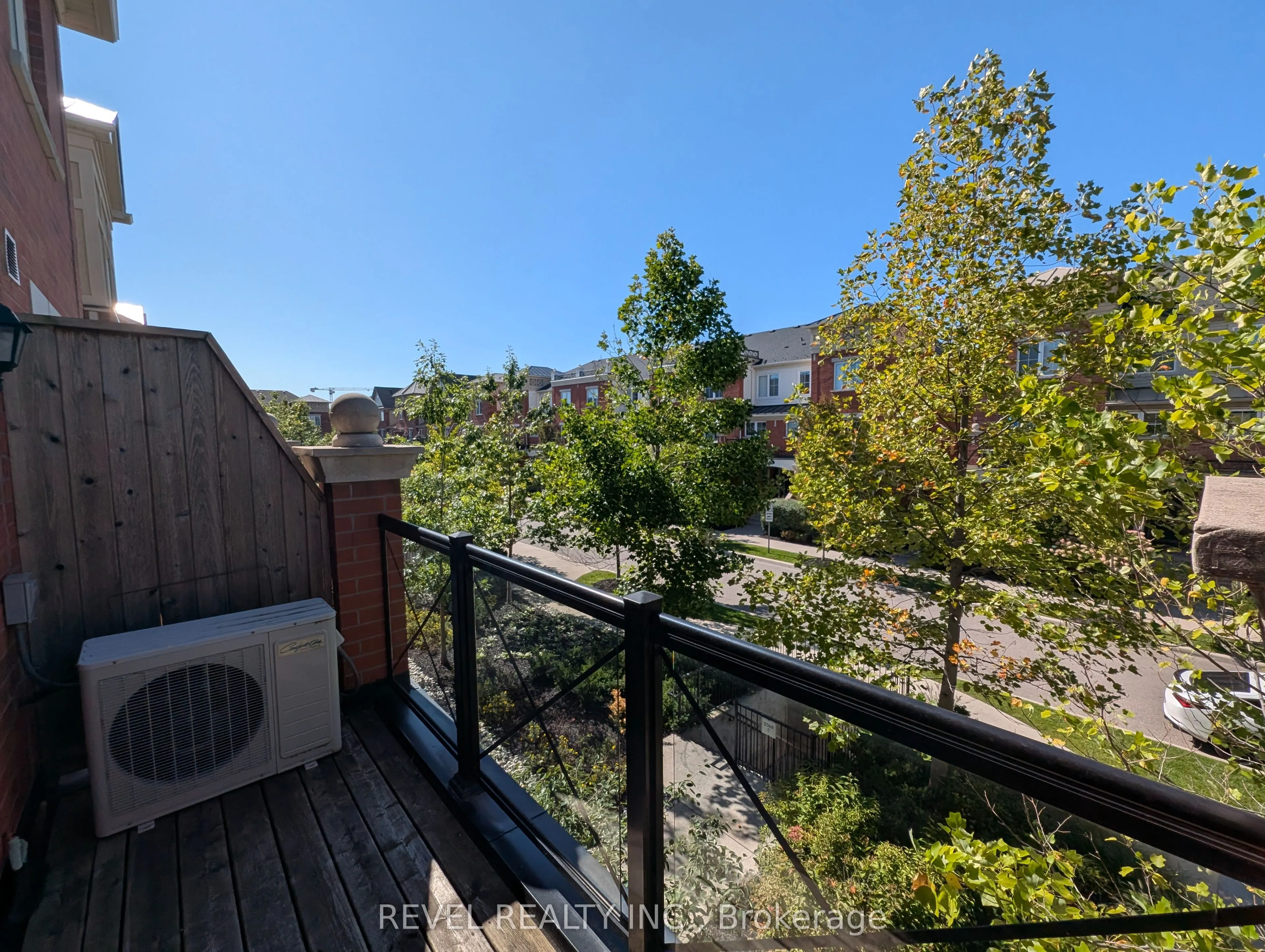 2488 Post Road, #8