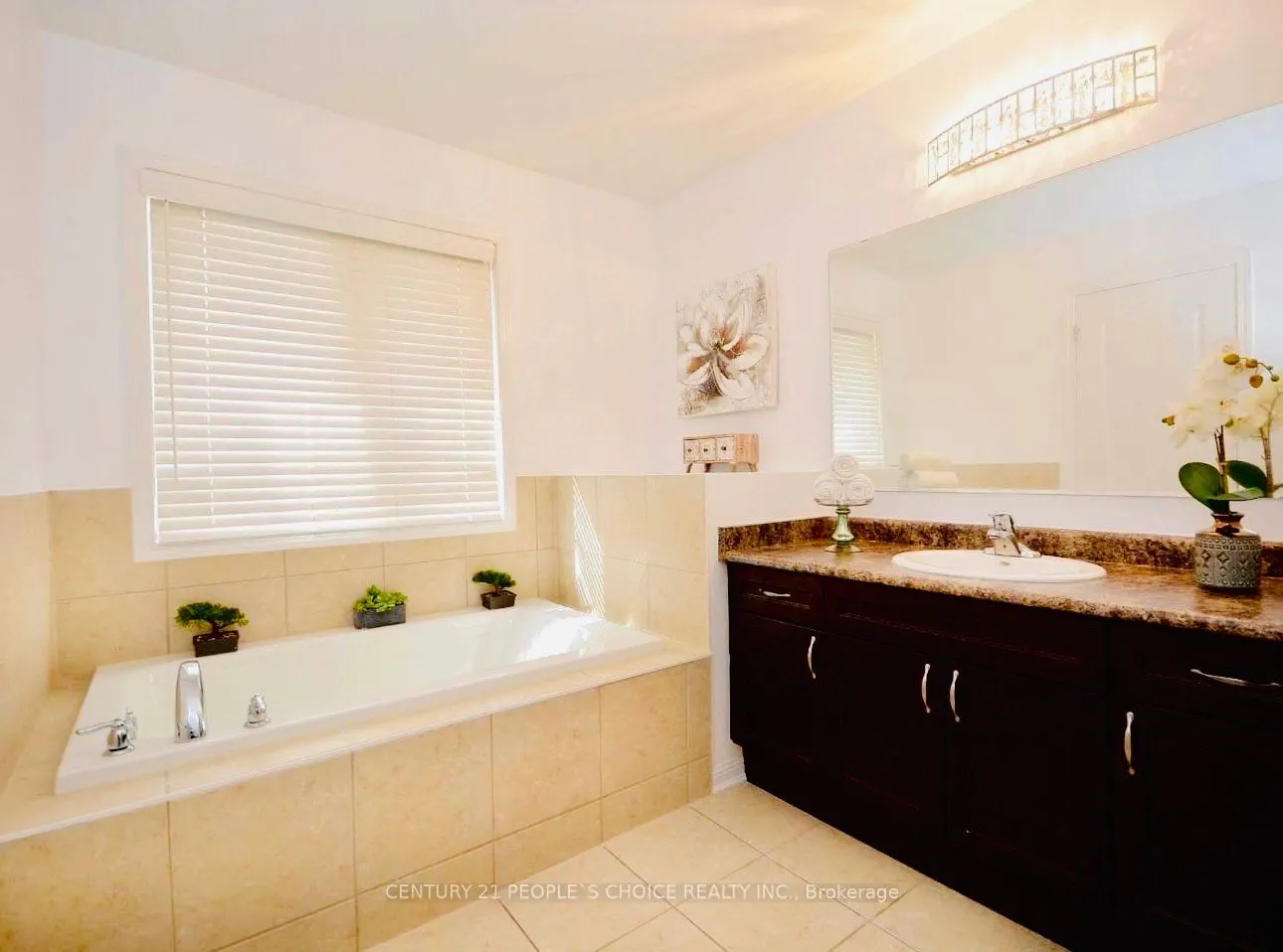 1135 Solomon Court, #Upper