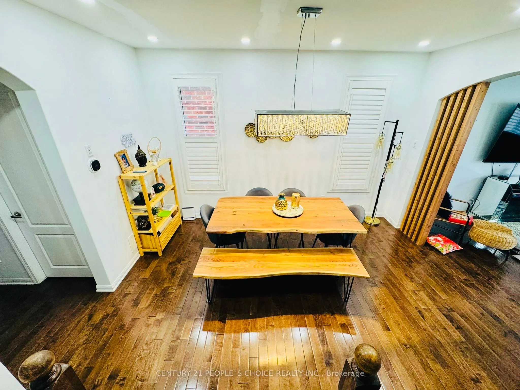 1135 Solomon Court, #Upper