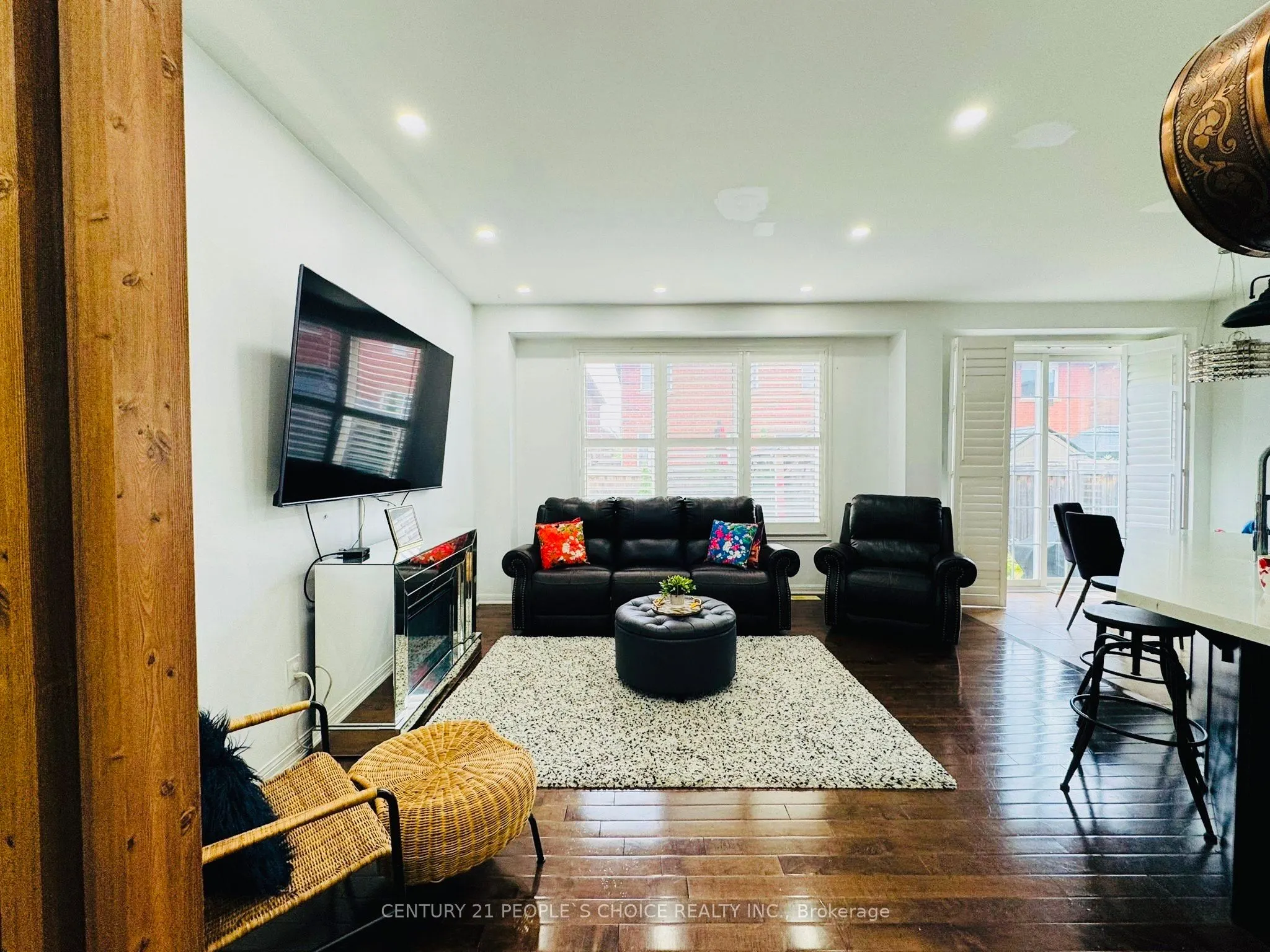 1135 Solomon Court, #Upper