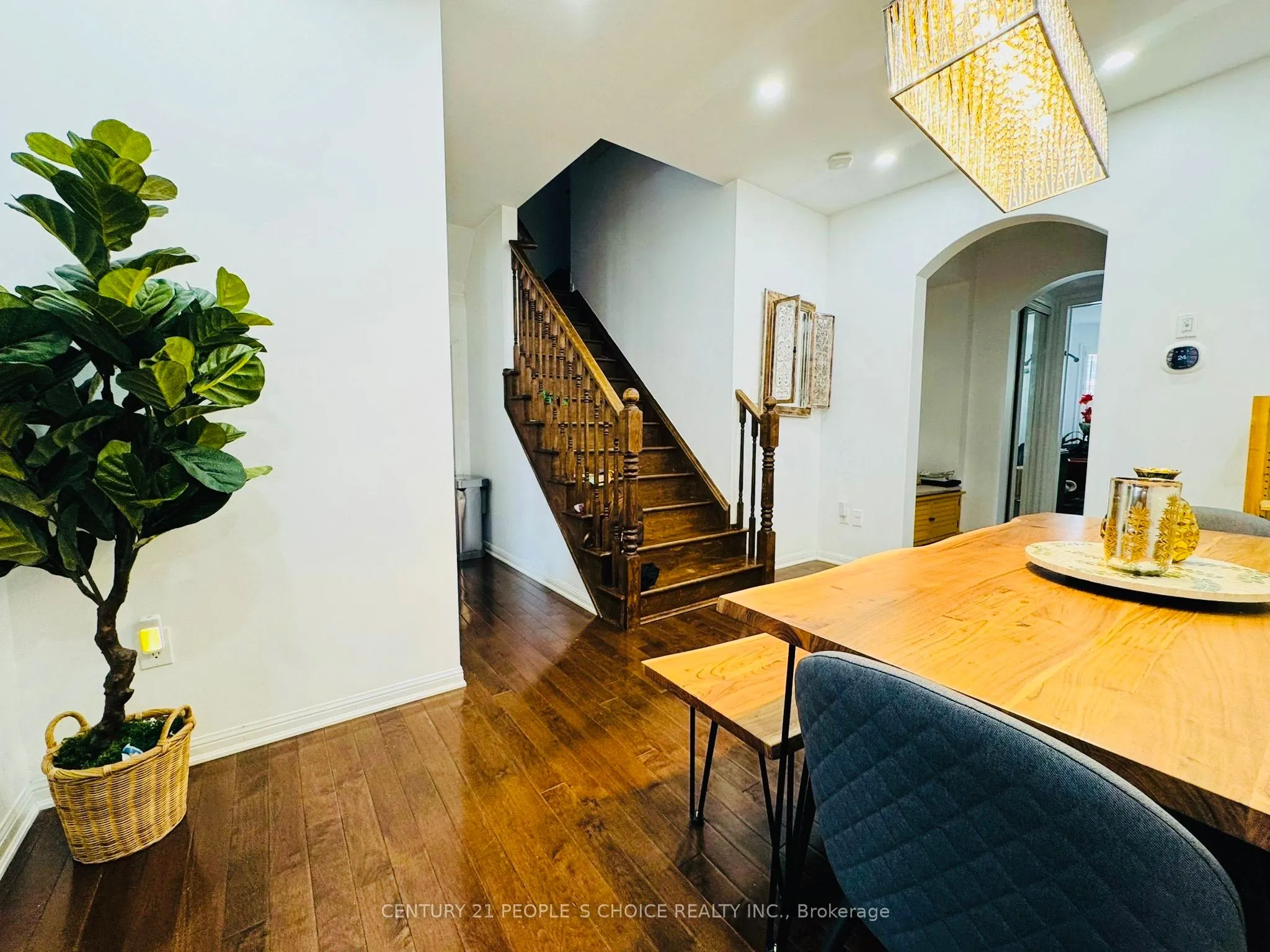 1135 Solomon Court, #Upper