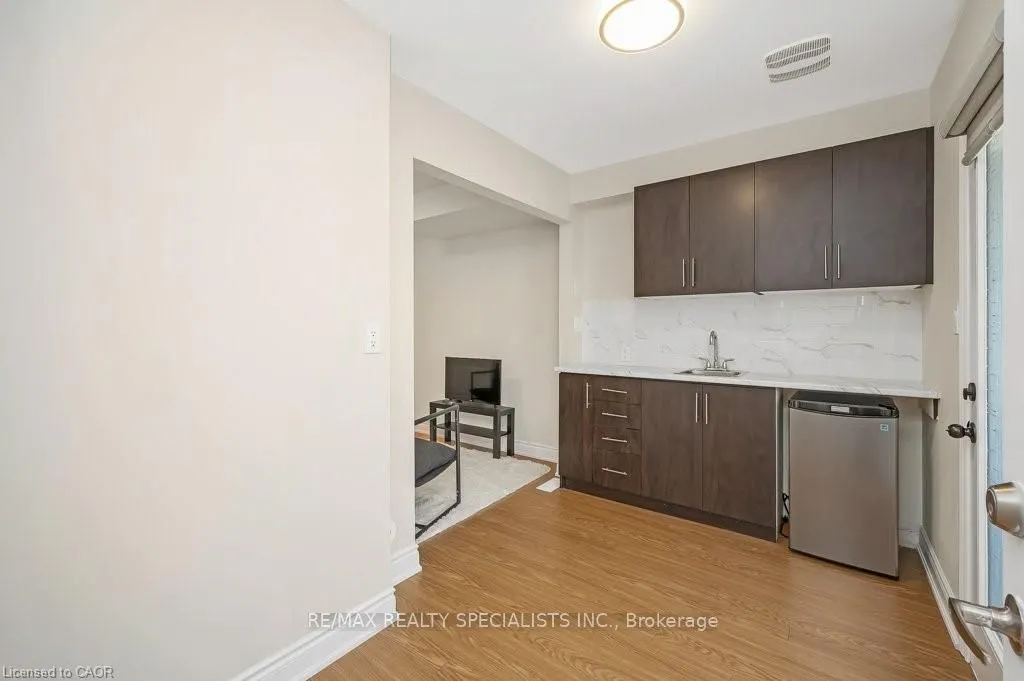 34 Aspen Hills Road, #3