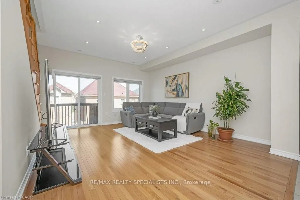34 Aspen Hills Road, #3