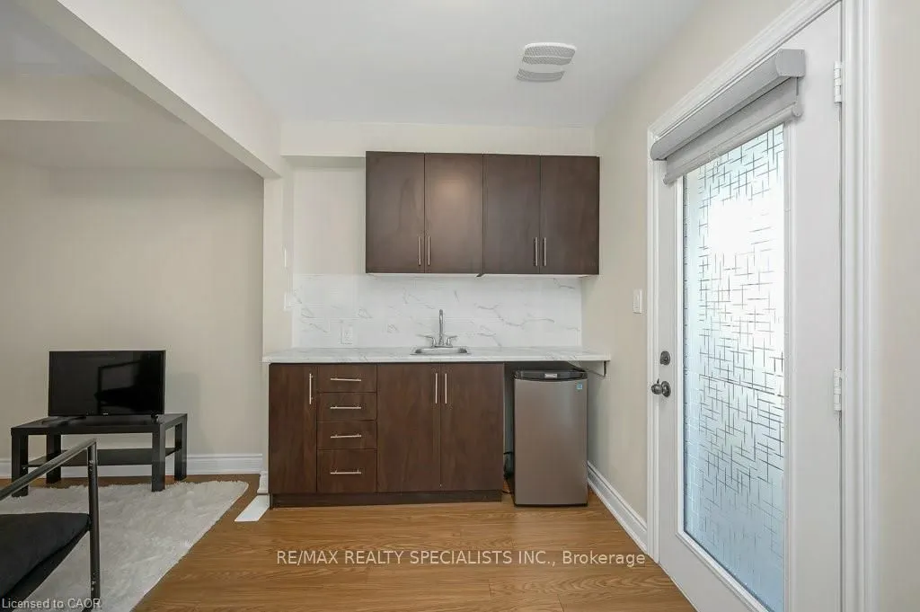 34 Aspen Hills Road, #3