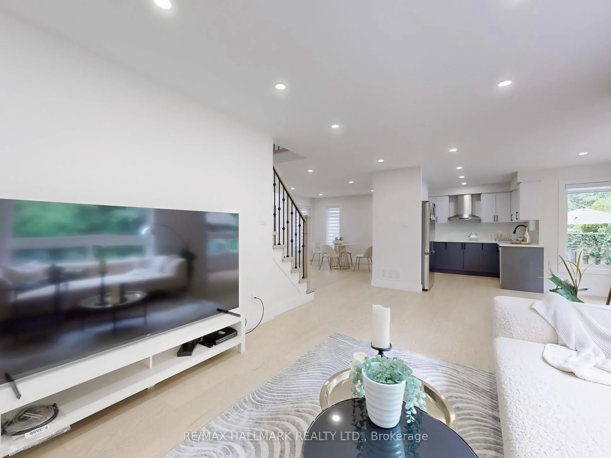 1043 Freeman Trail