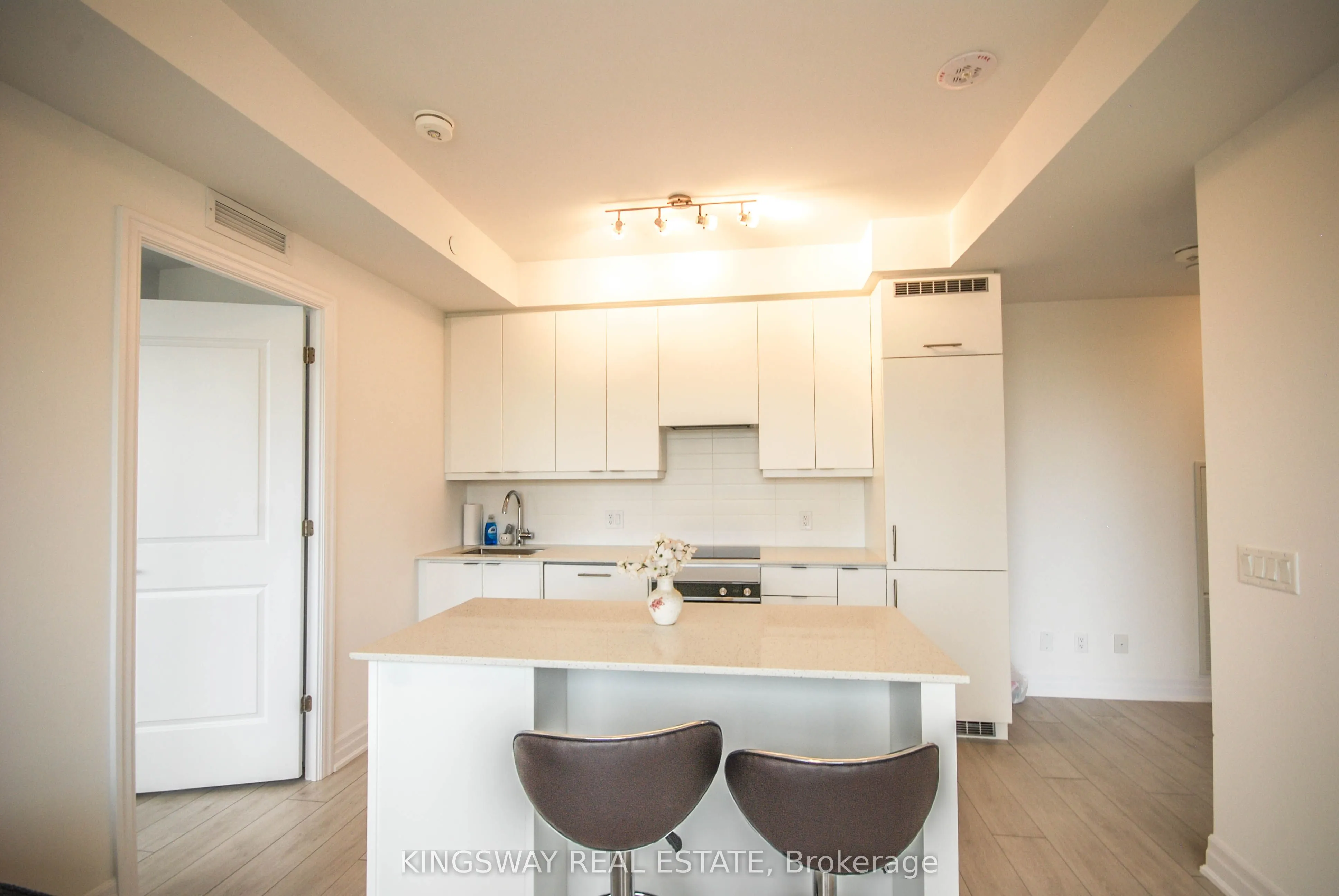 30 Elm Drive W, #704