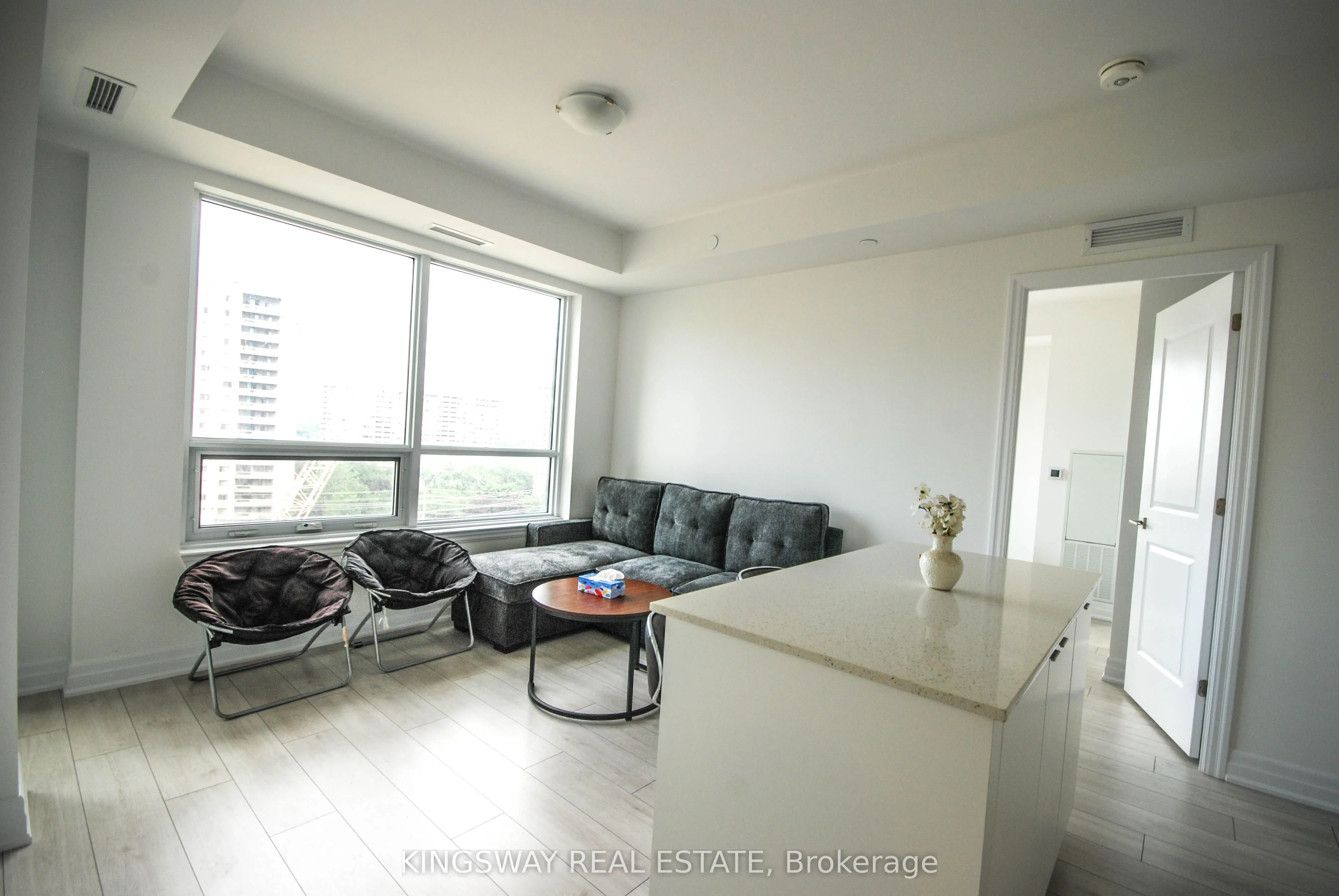 30 Elm Drive W, #704