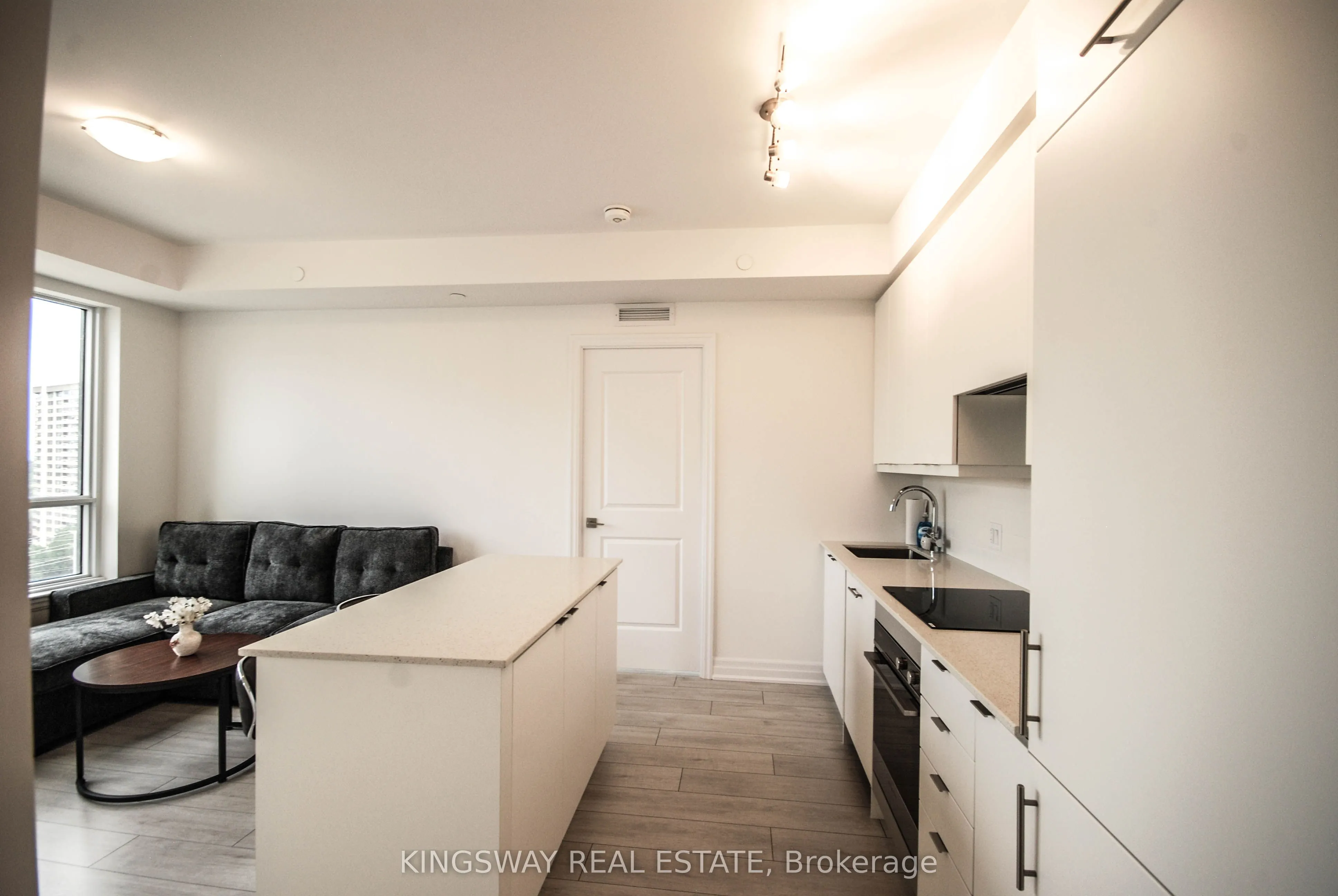 30 Elm Drive W, #704