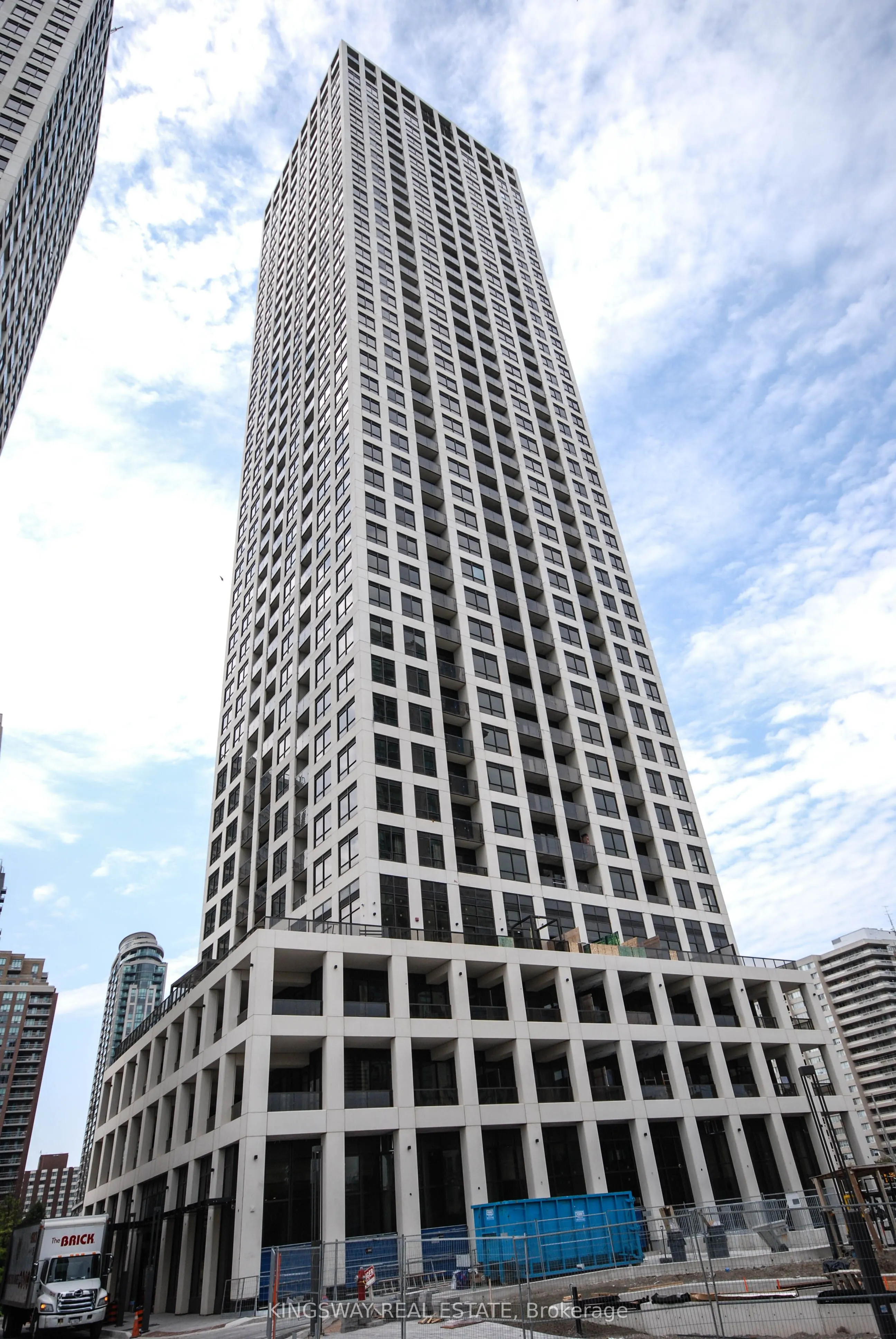 30 Elm Drive W, #704
