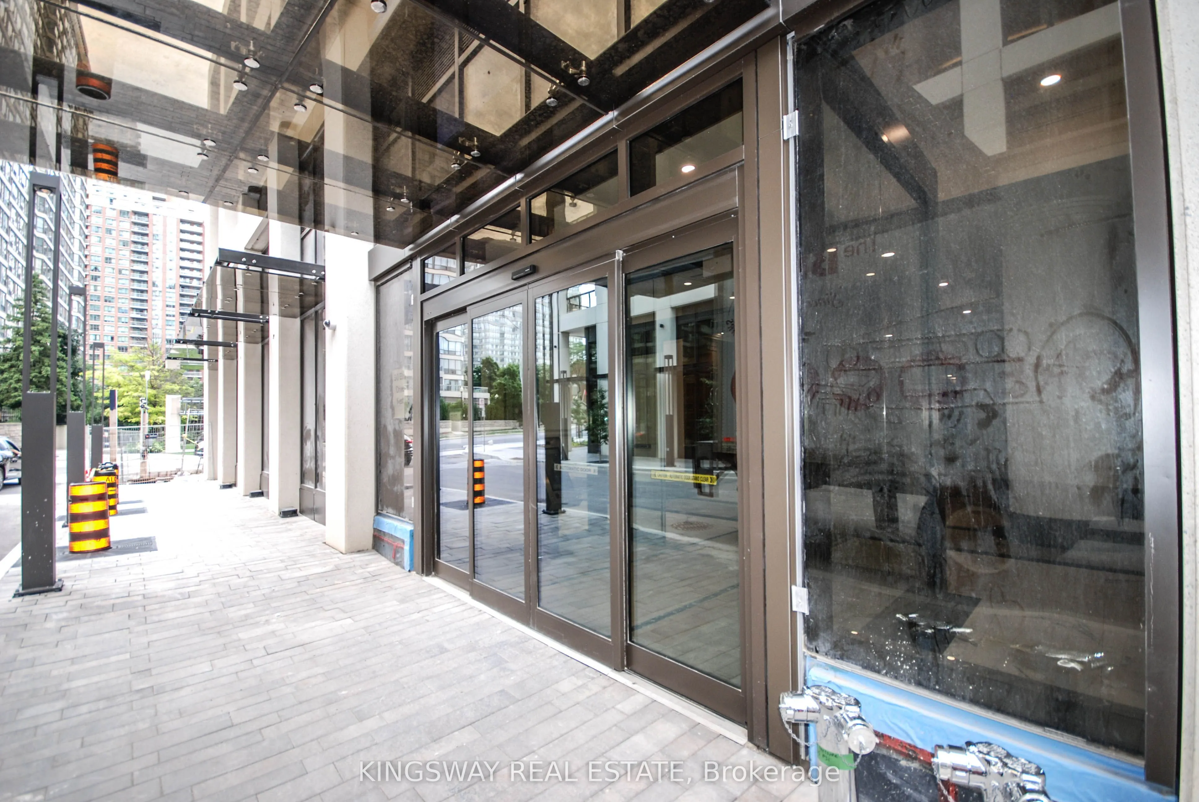 30 Elm Drive W, #704
