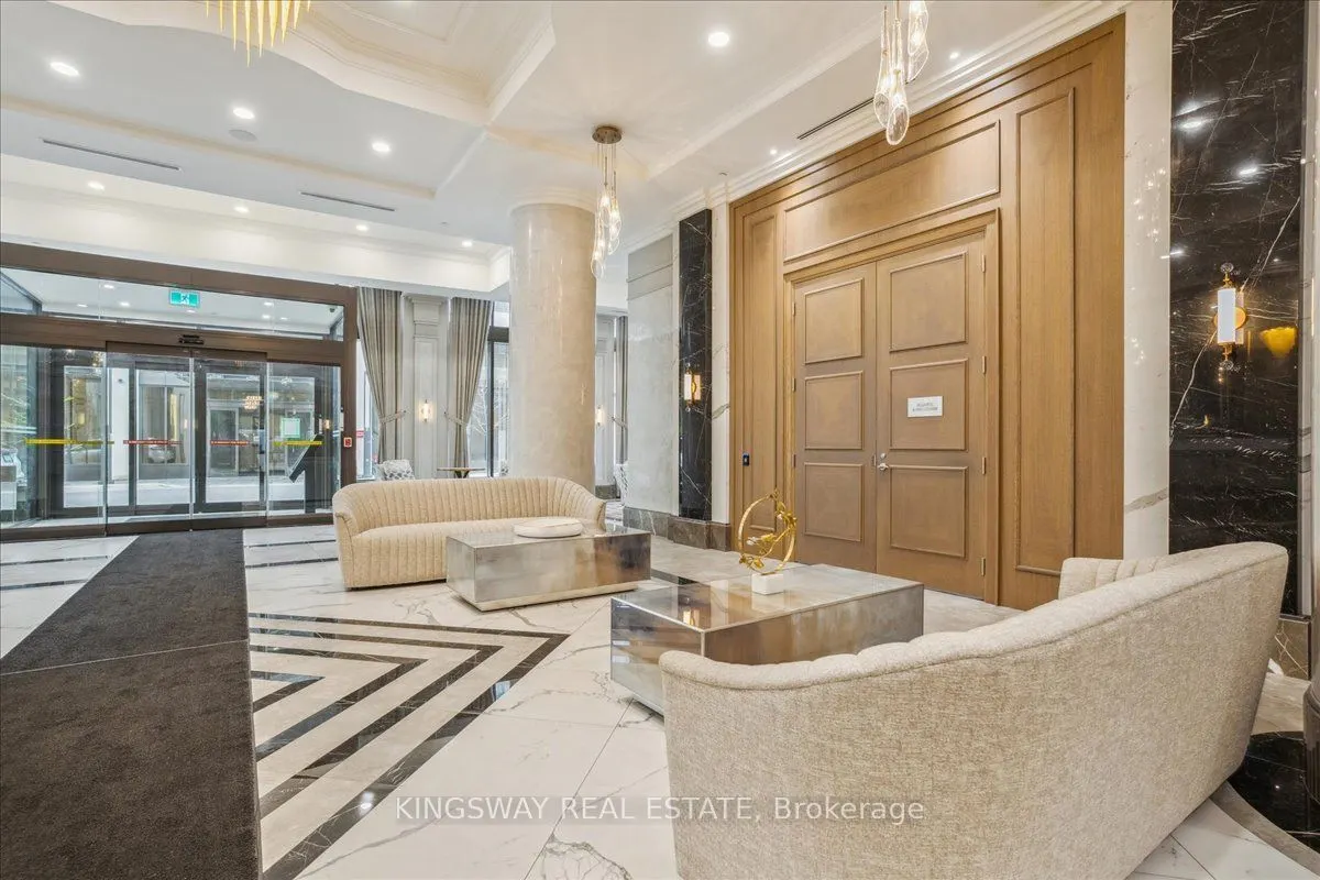 30 Elm Drive W, #704