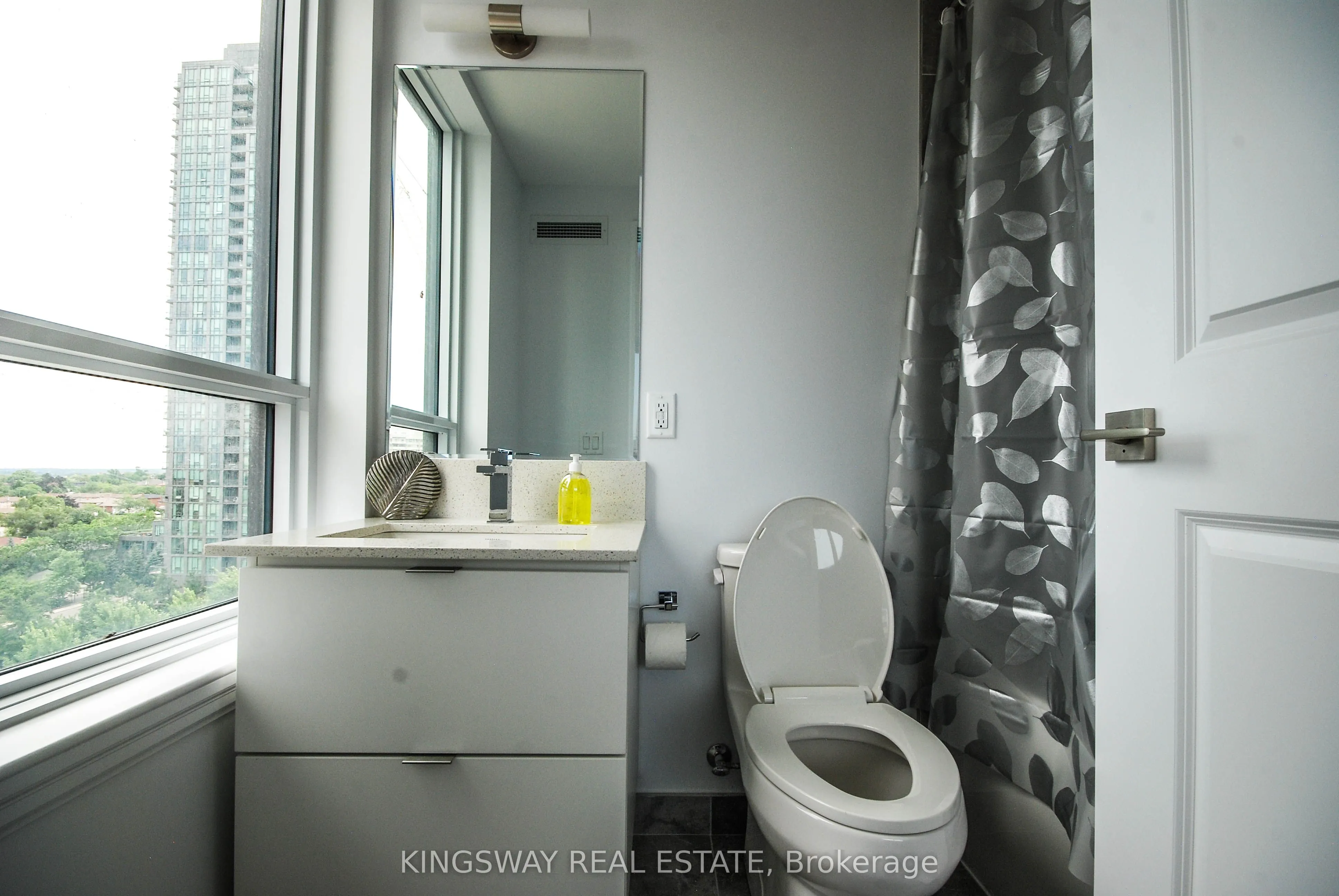 30 Elm Drive W, #704