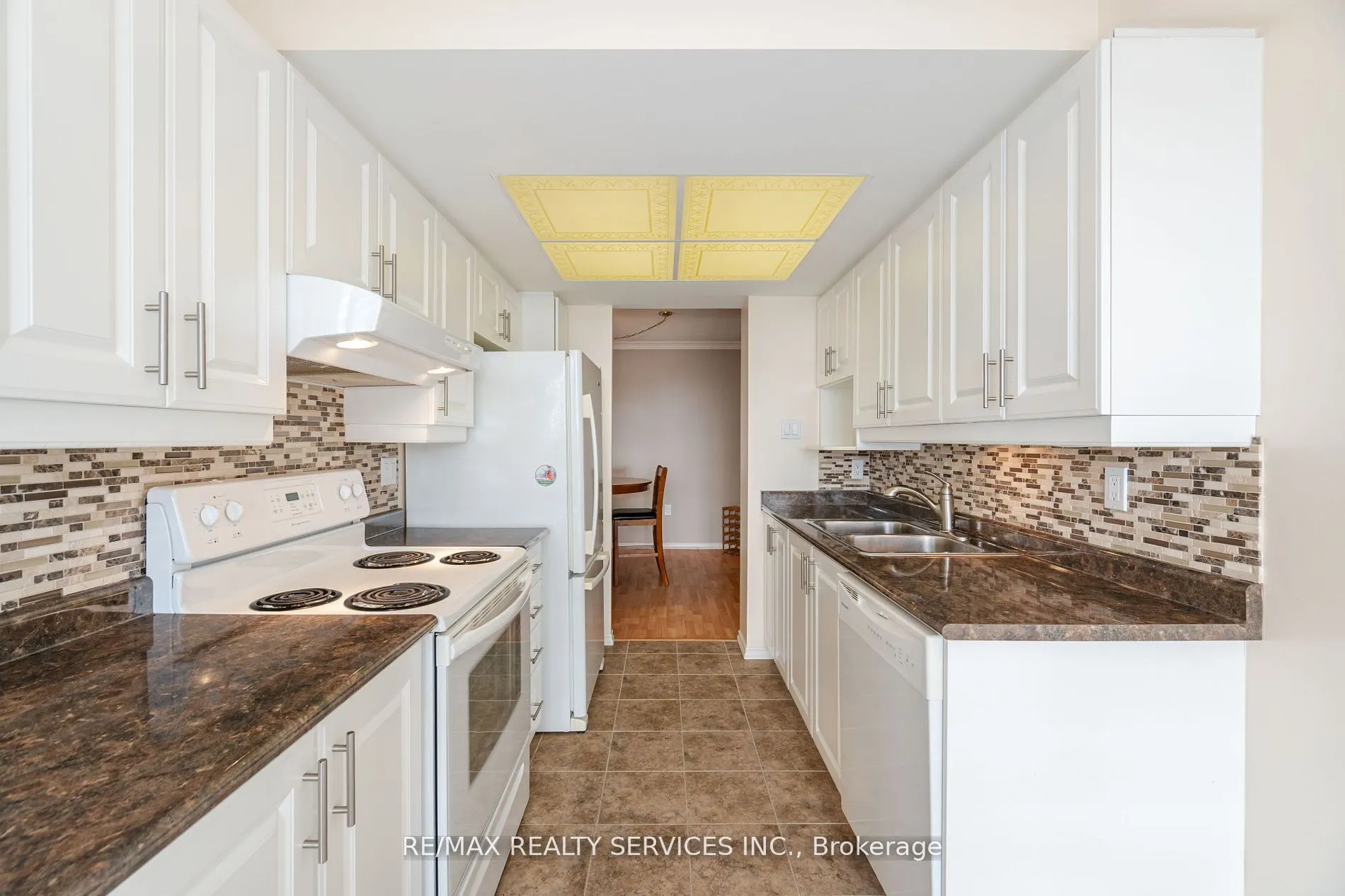 20 Cherrytree Drive, #411