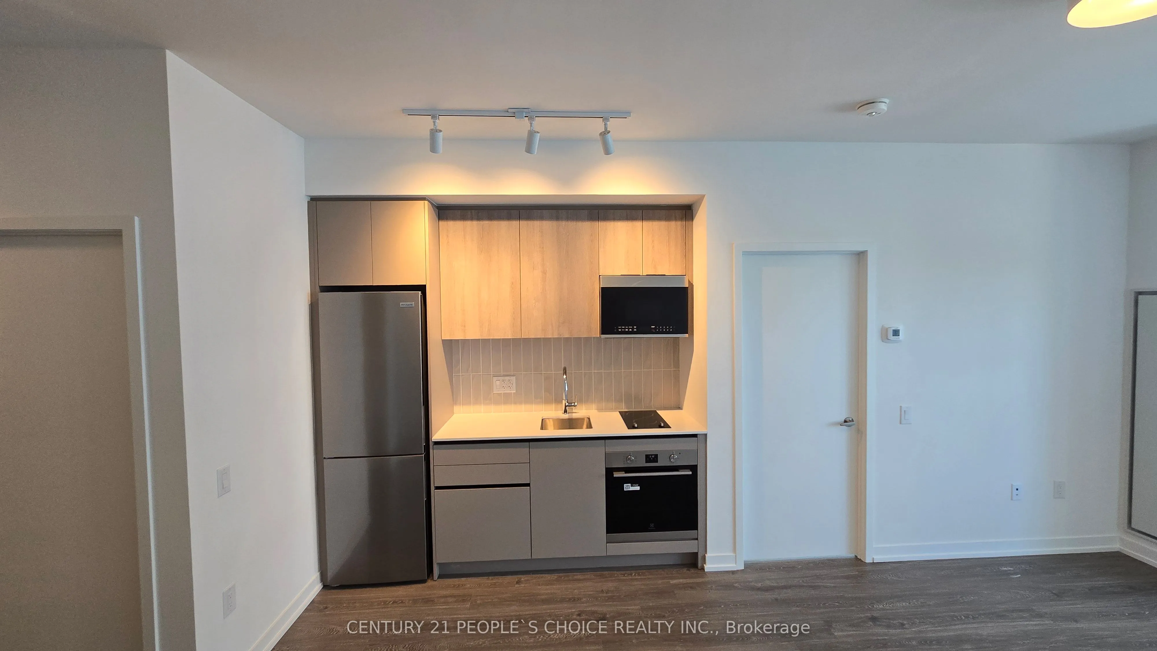 2485 Eglinton Avenue W, #404