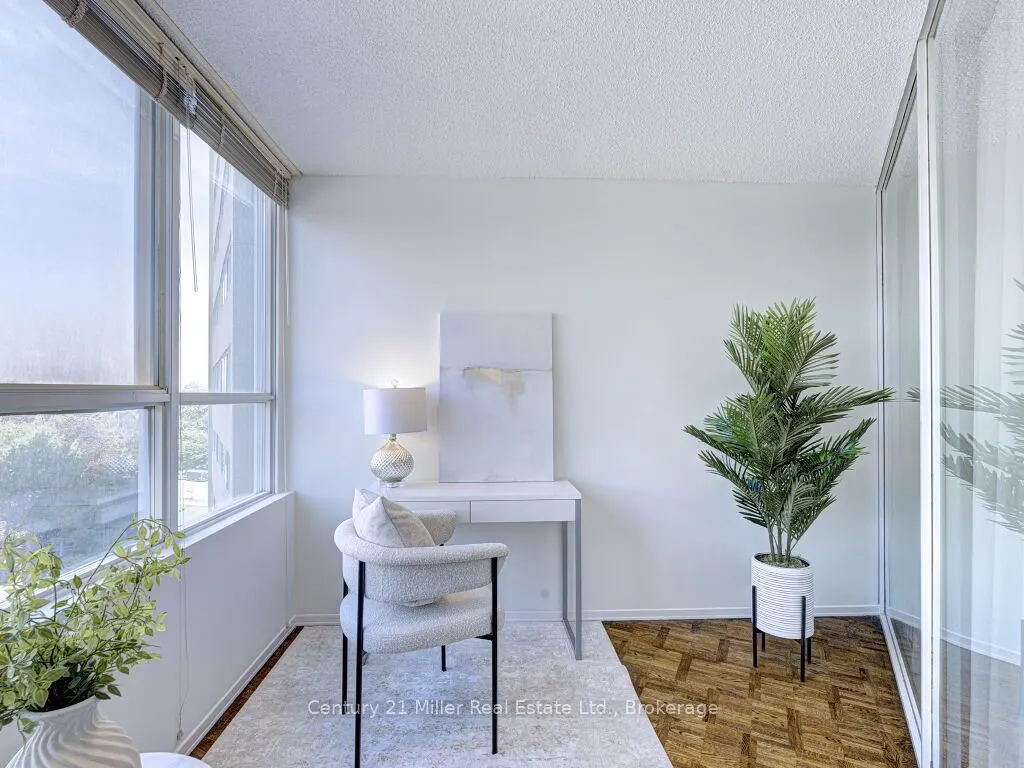 3695 Kaneff Crescent, ##606