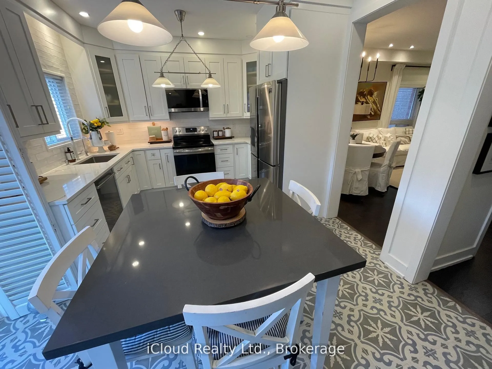 22 Fallgate Drive
