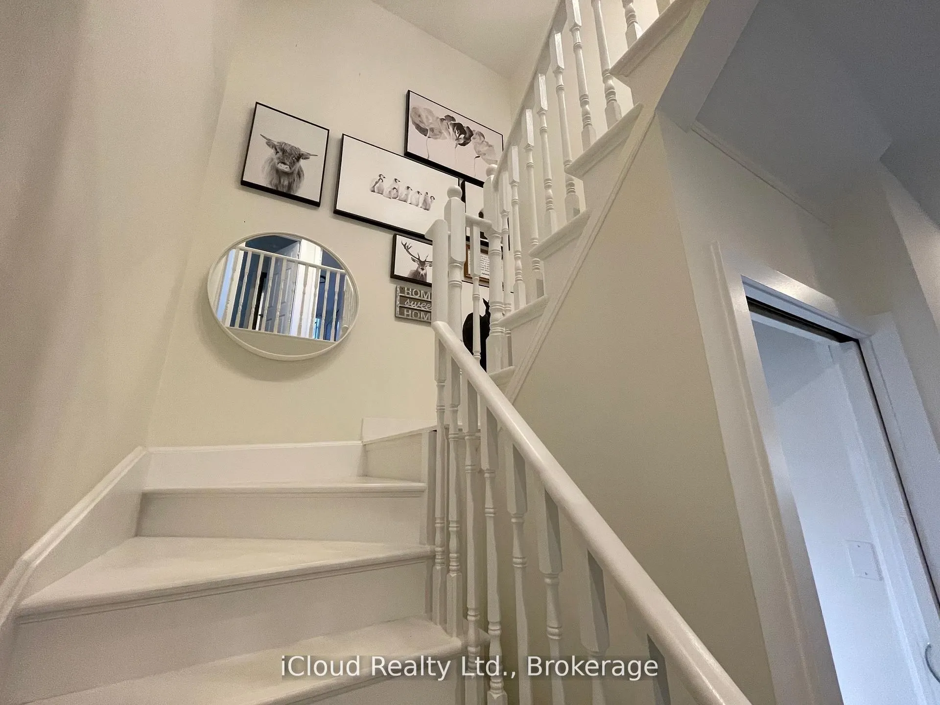 22 Fallgate Drive