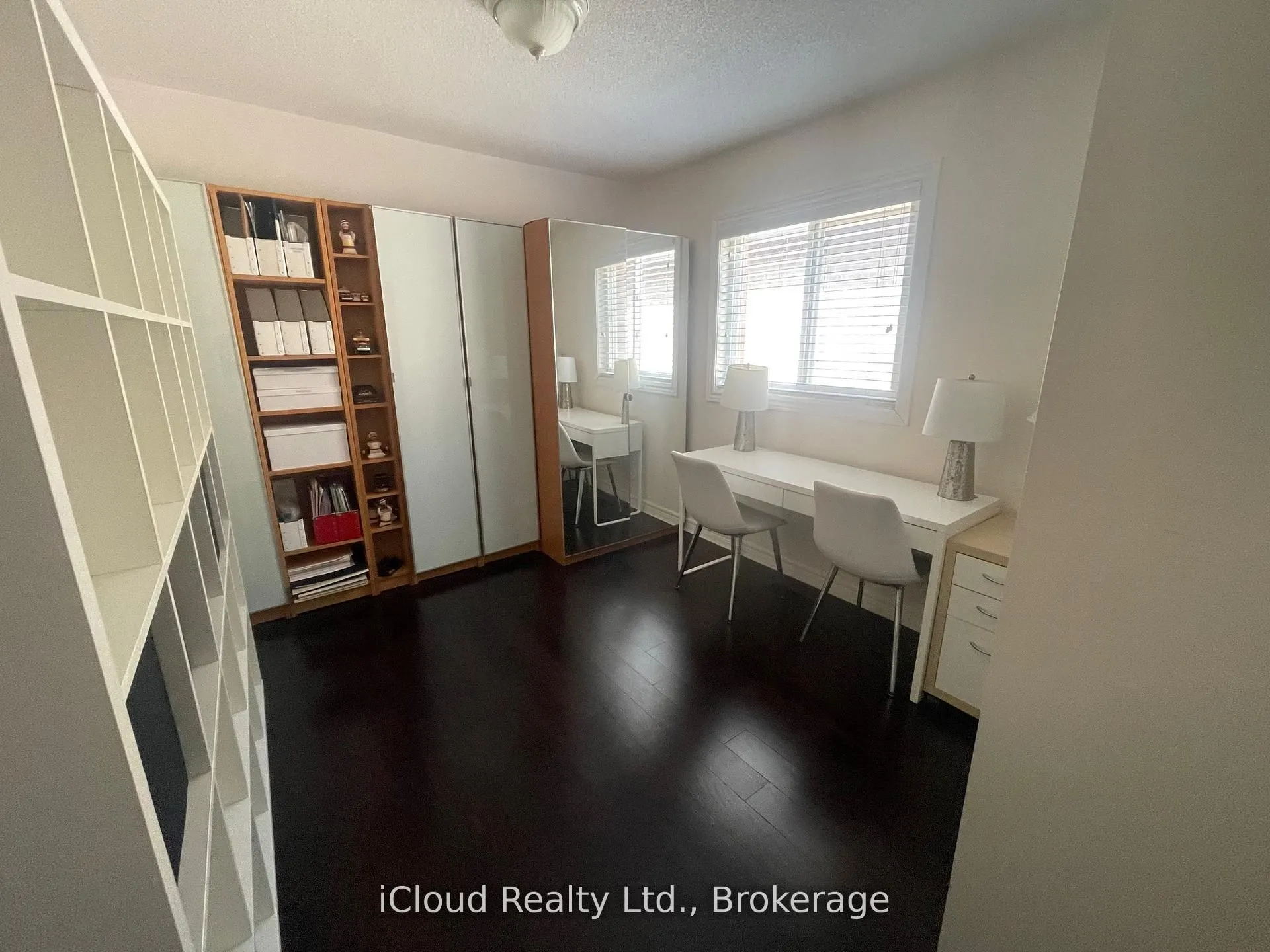 22 Fallgate Drive