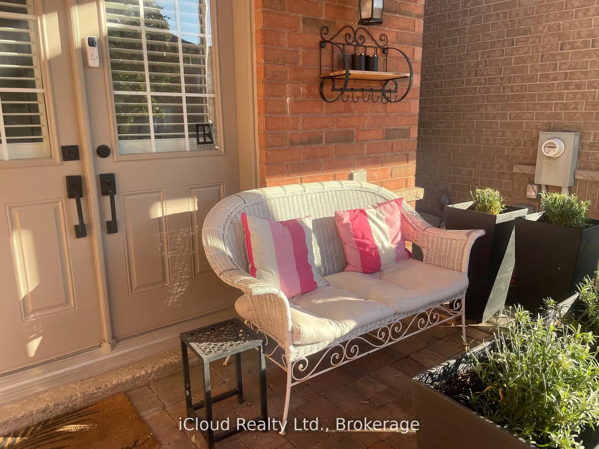 22 Fallgate Drive
