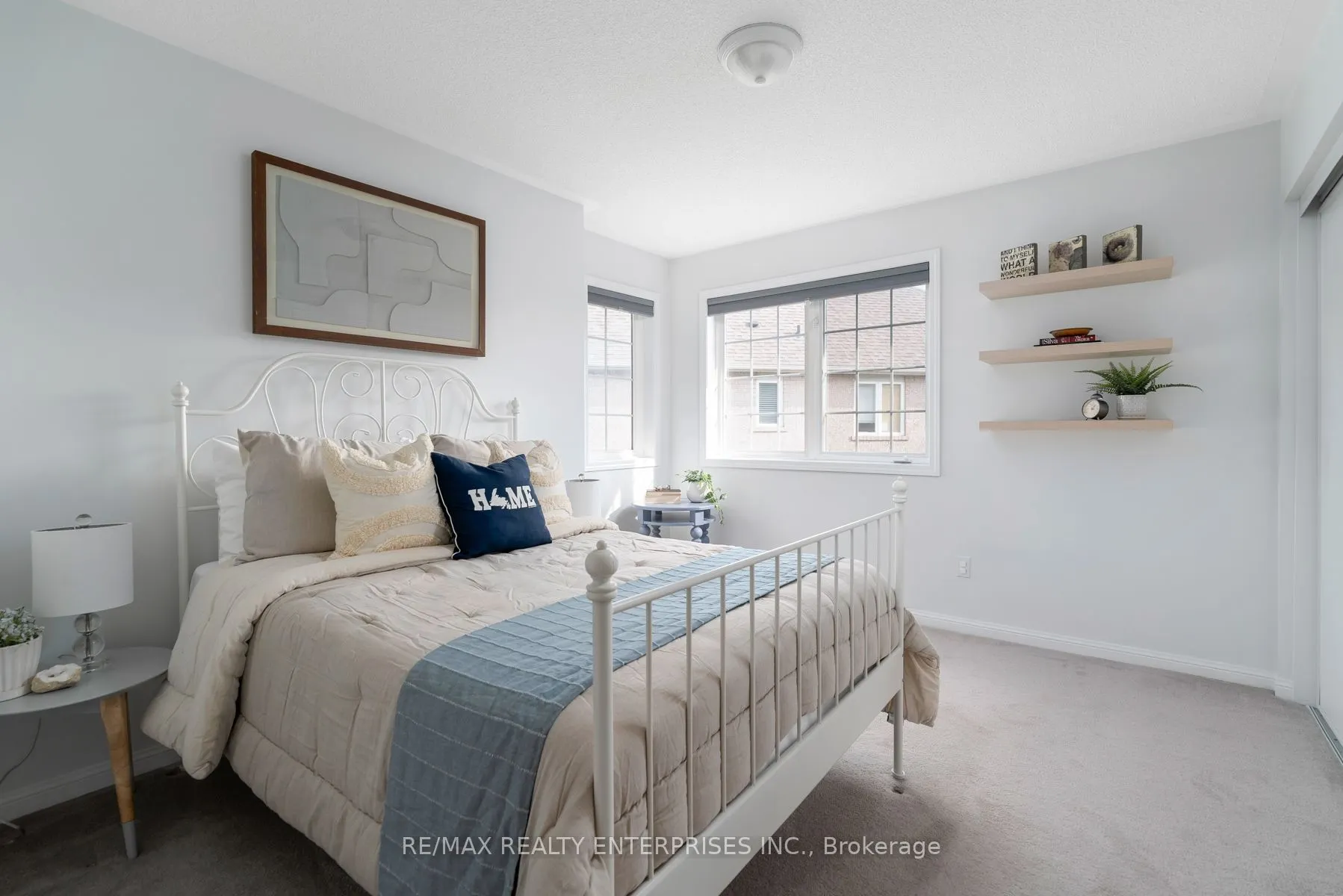 3941 Angus Walk