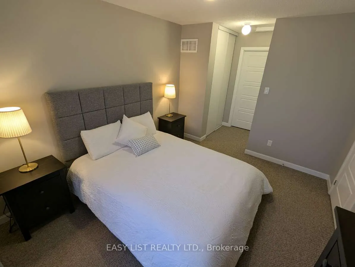 165 Hampshire Way, #131