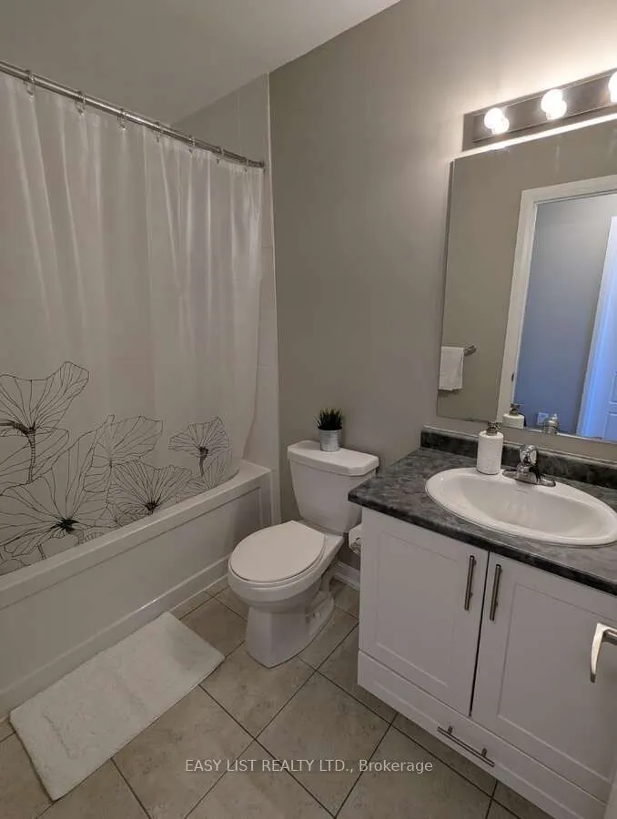 165 Hampshire Way, #131