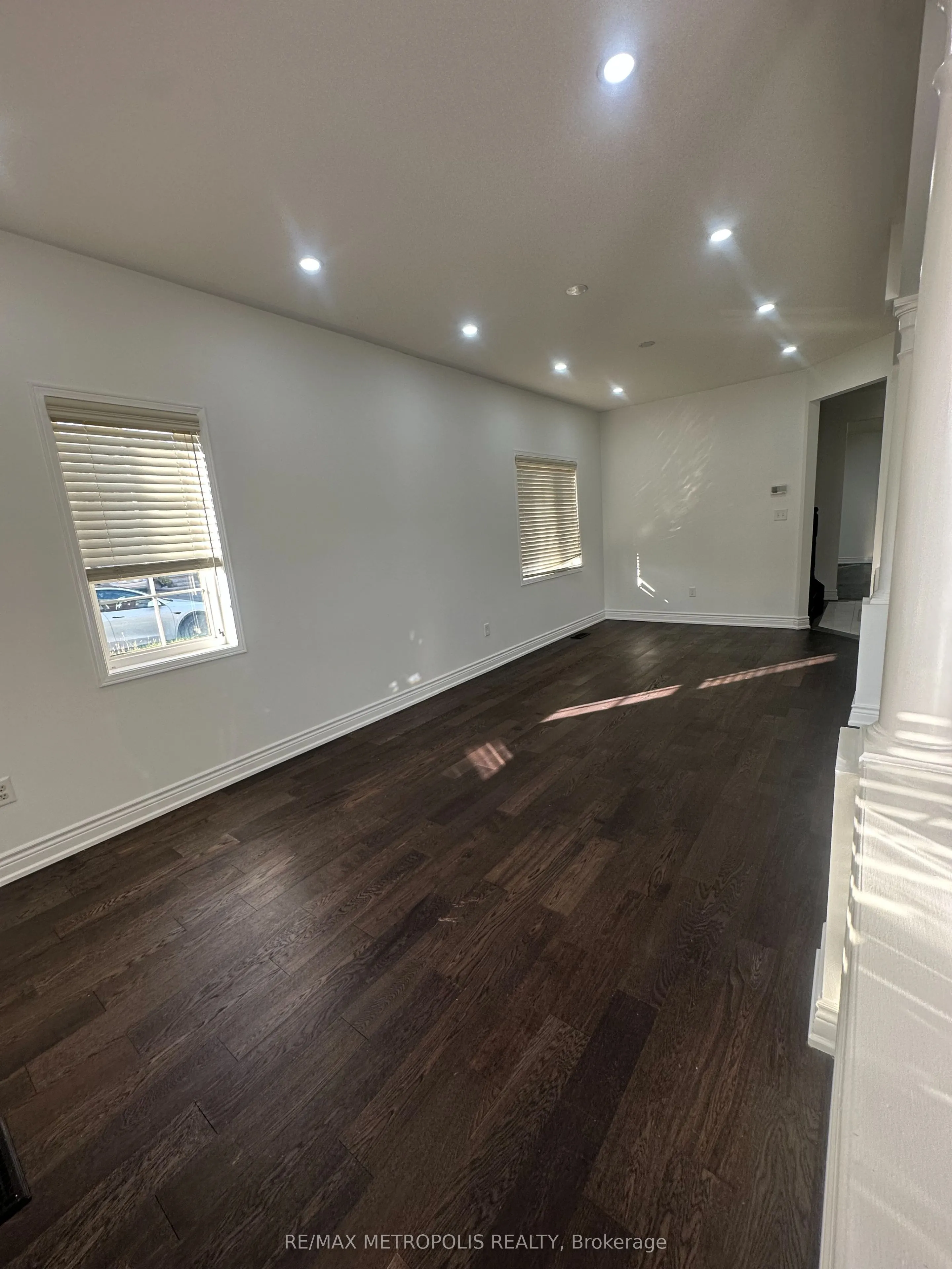 53 Commodore Drive, #Upper
