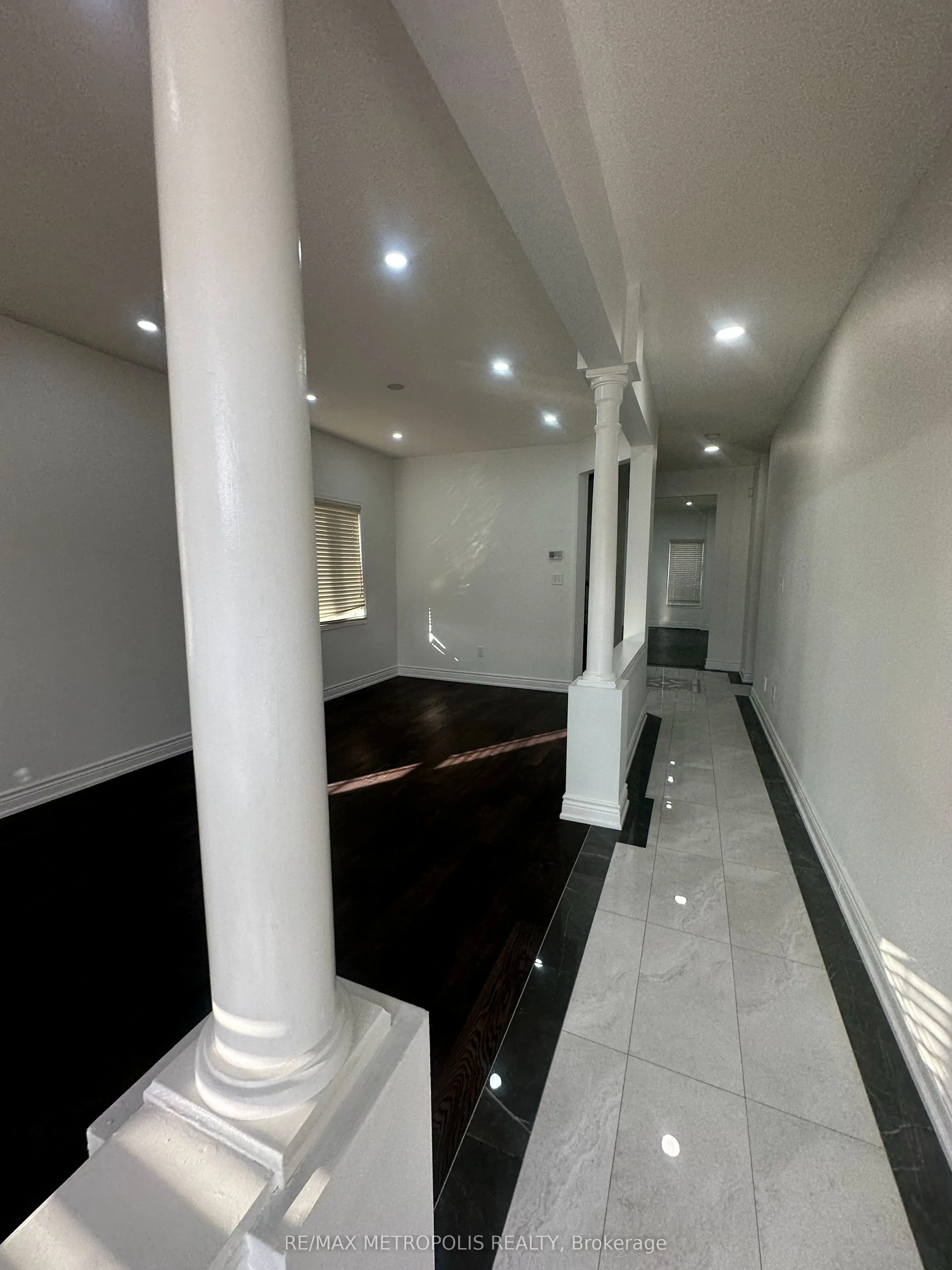 53 Commodore Drive, #Upper