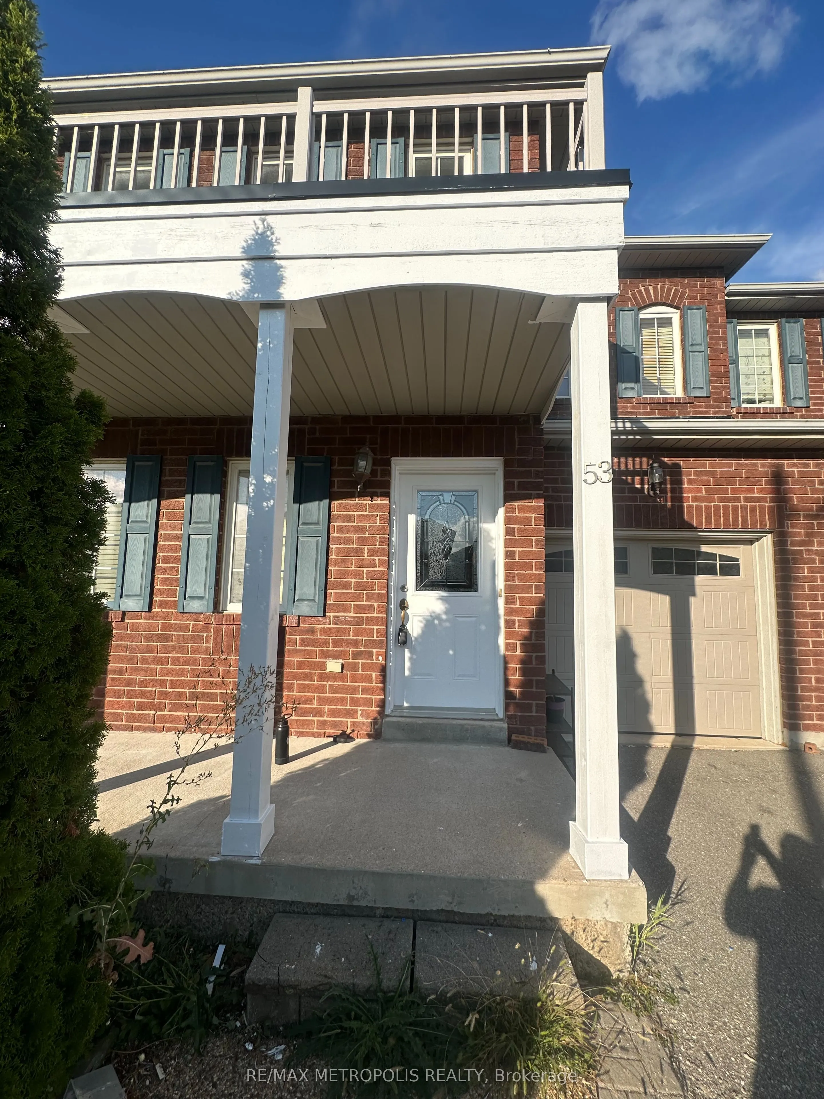 53 Commodore Drive, #Upper