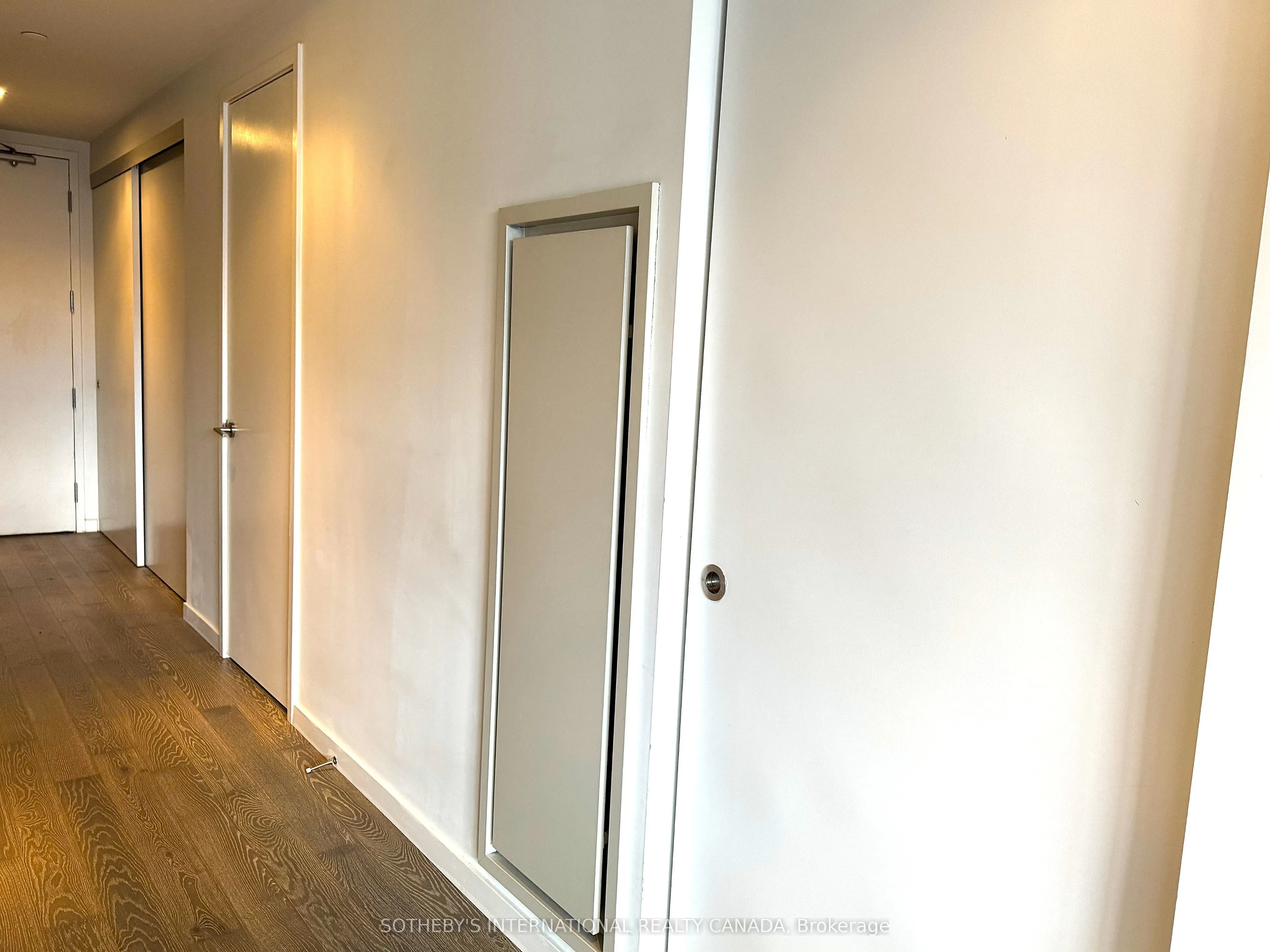 383 Sorauren Avenue, #12