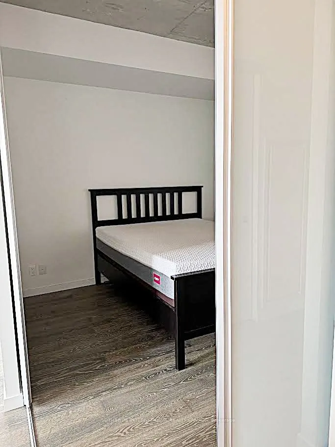 383 Sorauren Avenue, #12