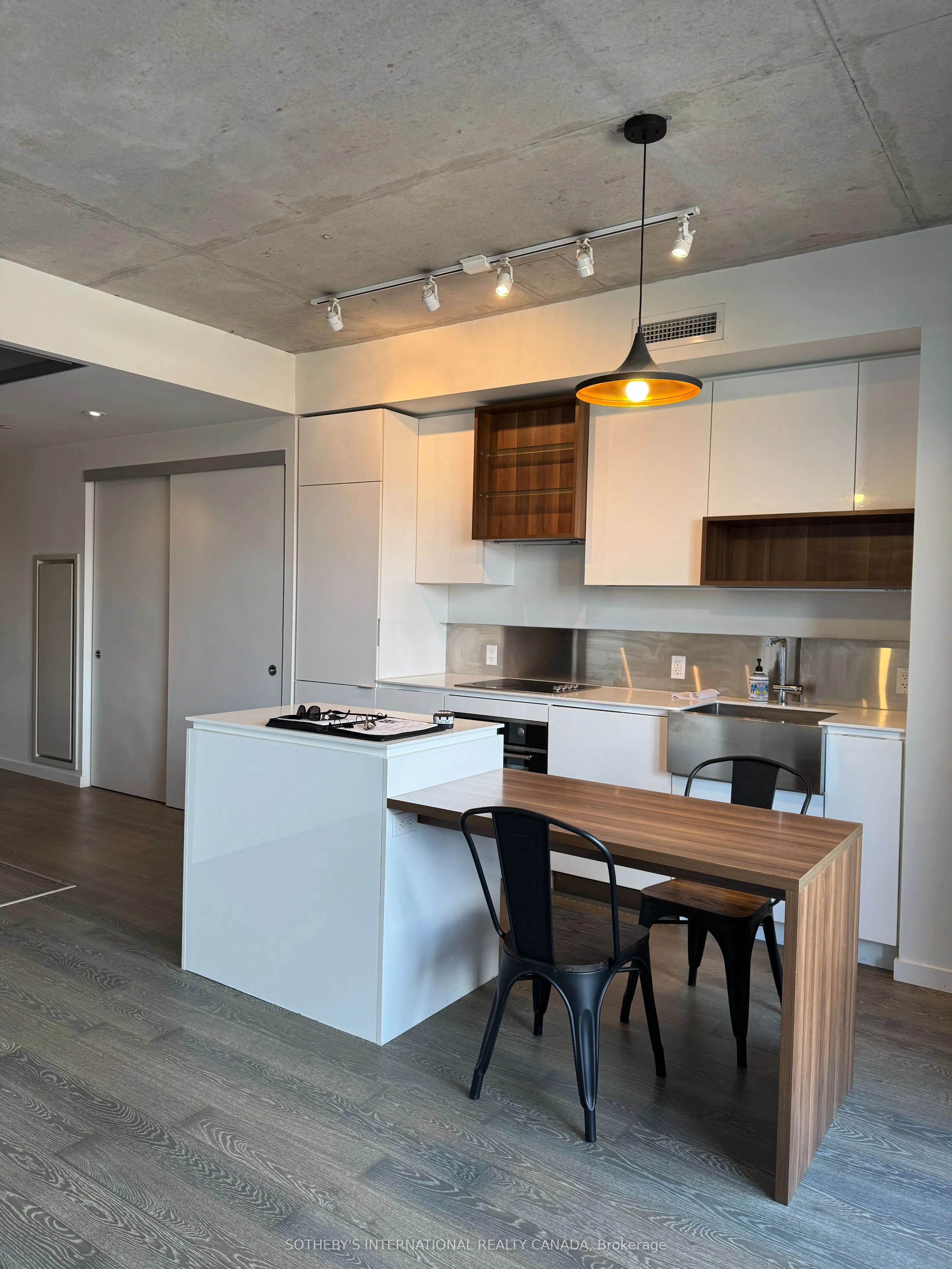 383 Sorauren Avenue, #12