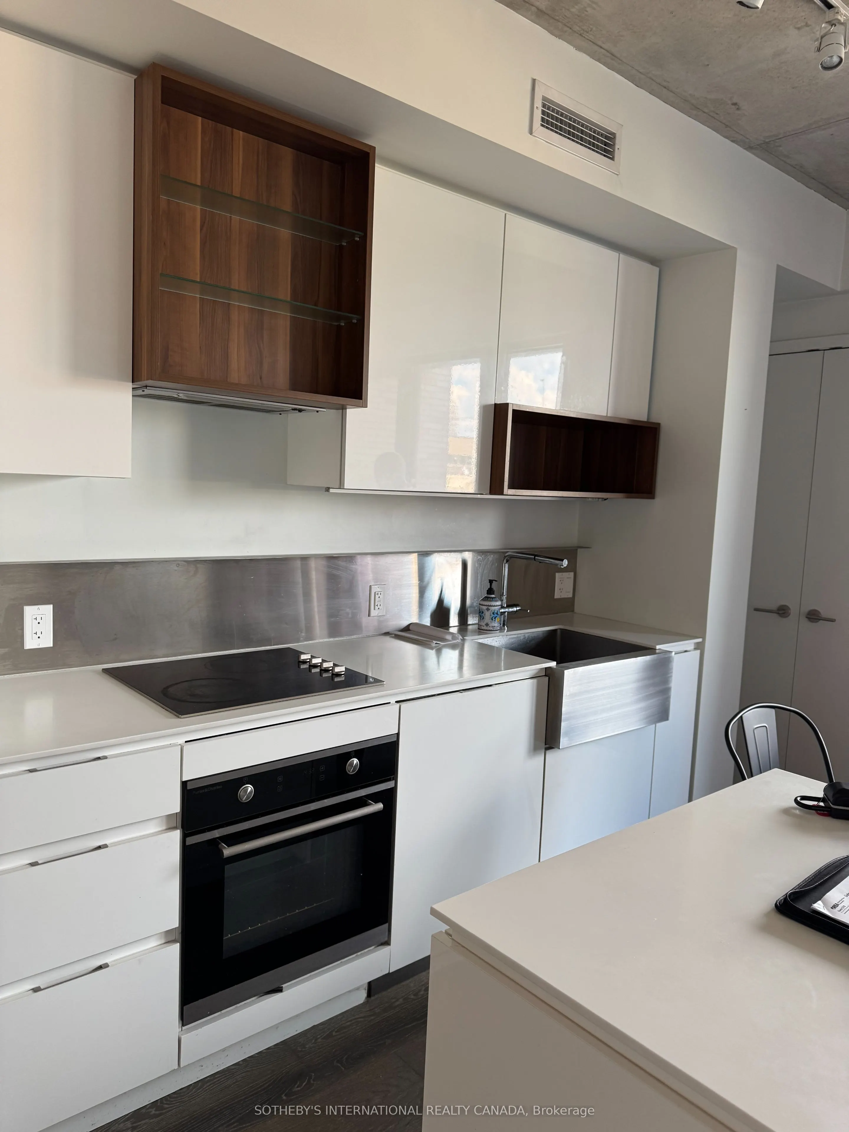 383 Sorauren Avenue, #12