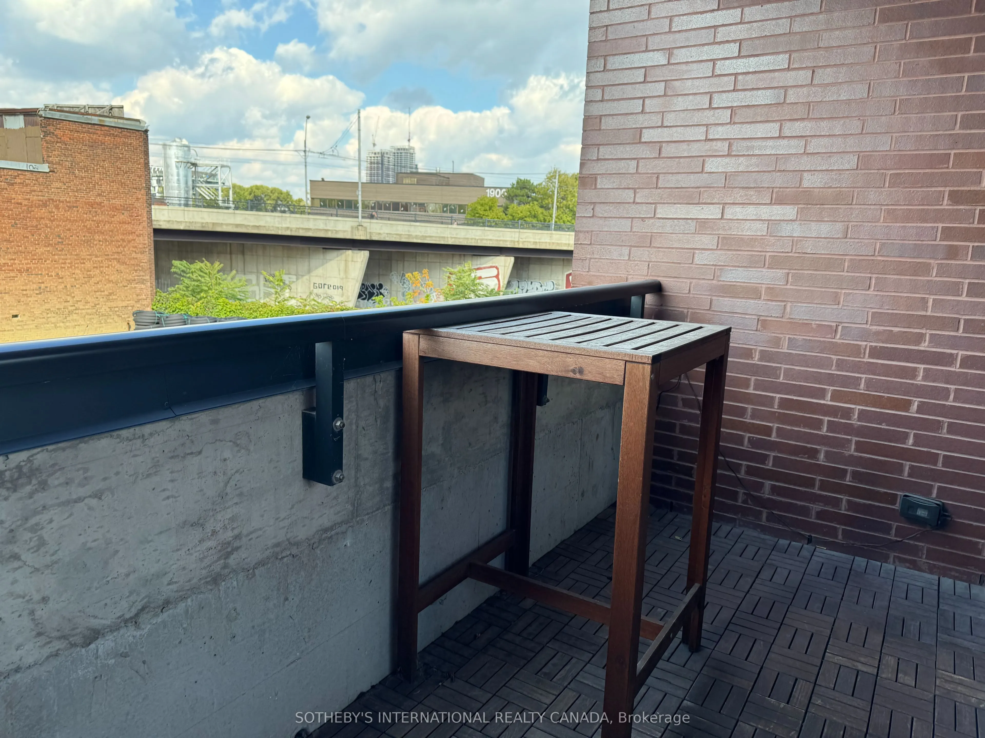 383 Sorauren Avenue, #12