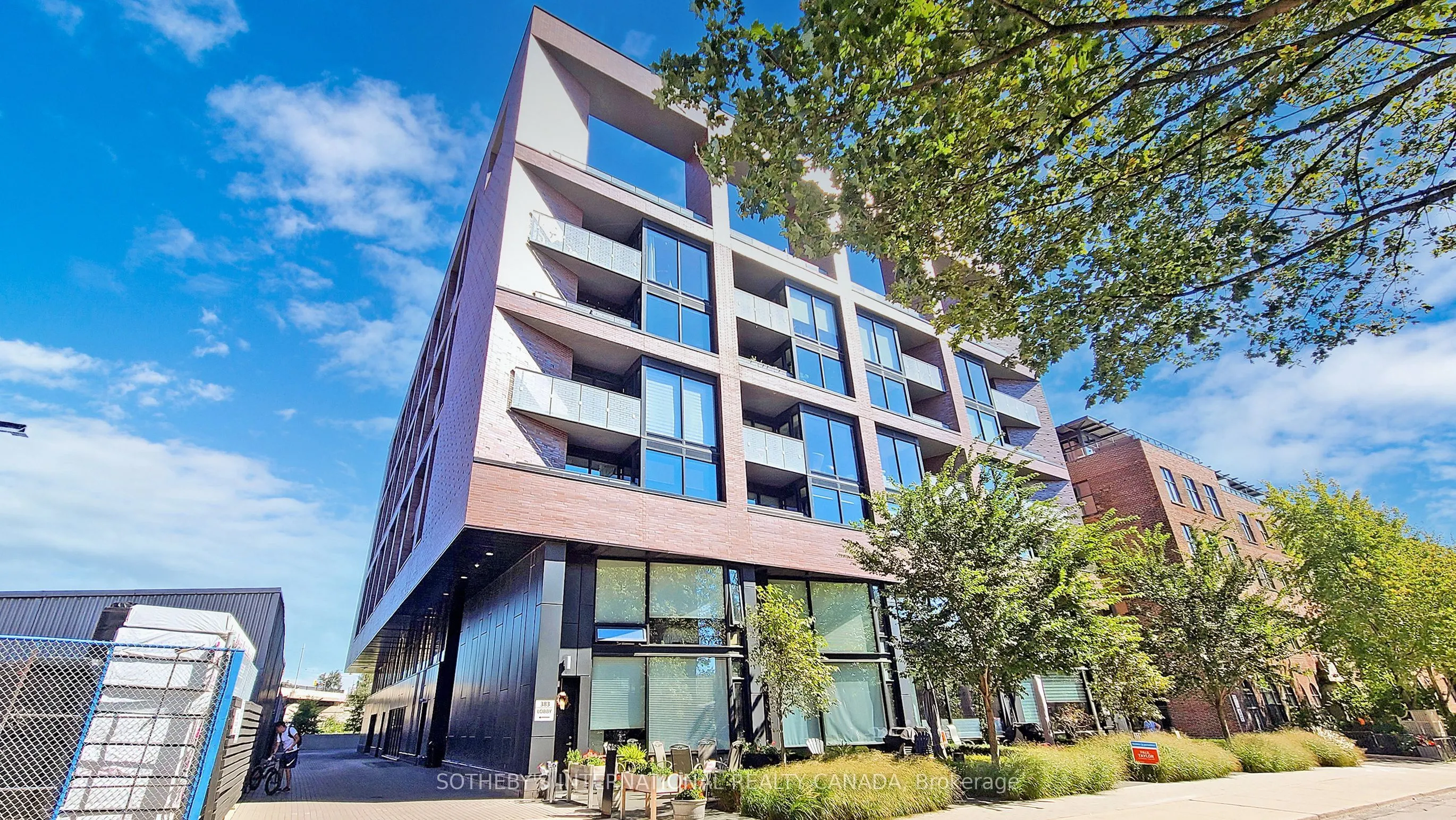 383 Sorauren Avenue, #12