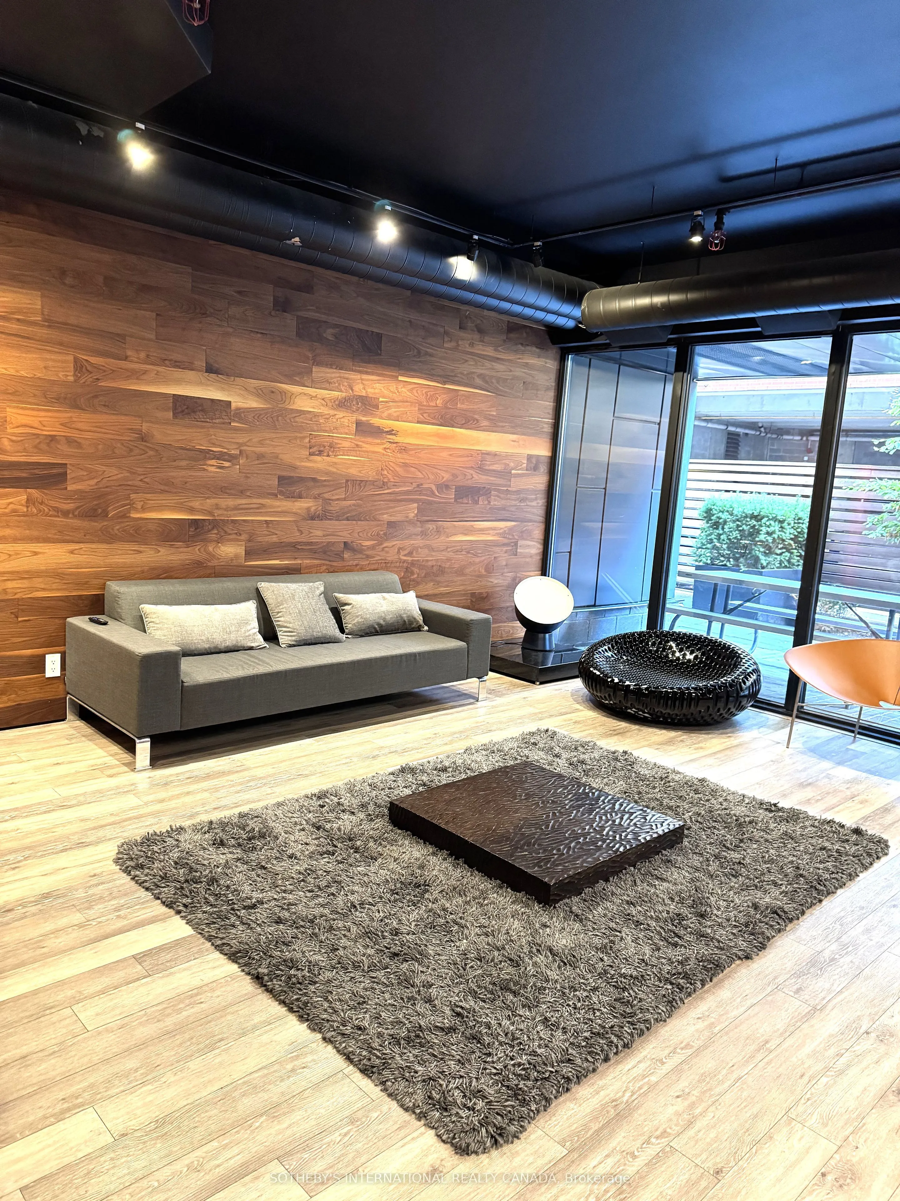 383 Sorauren Avenue, #12