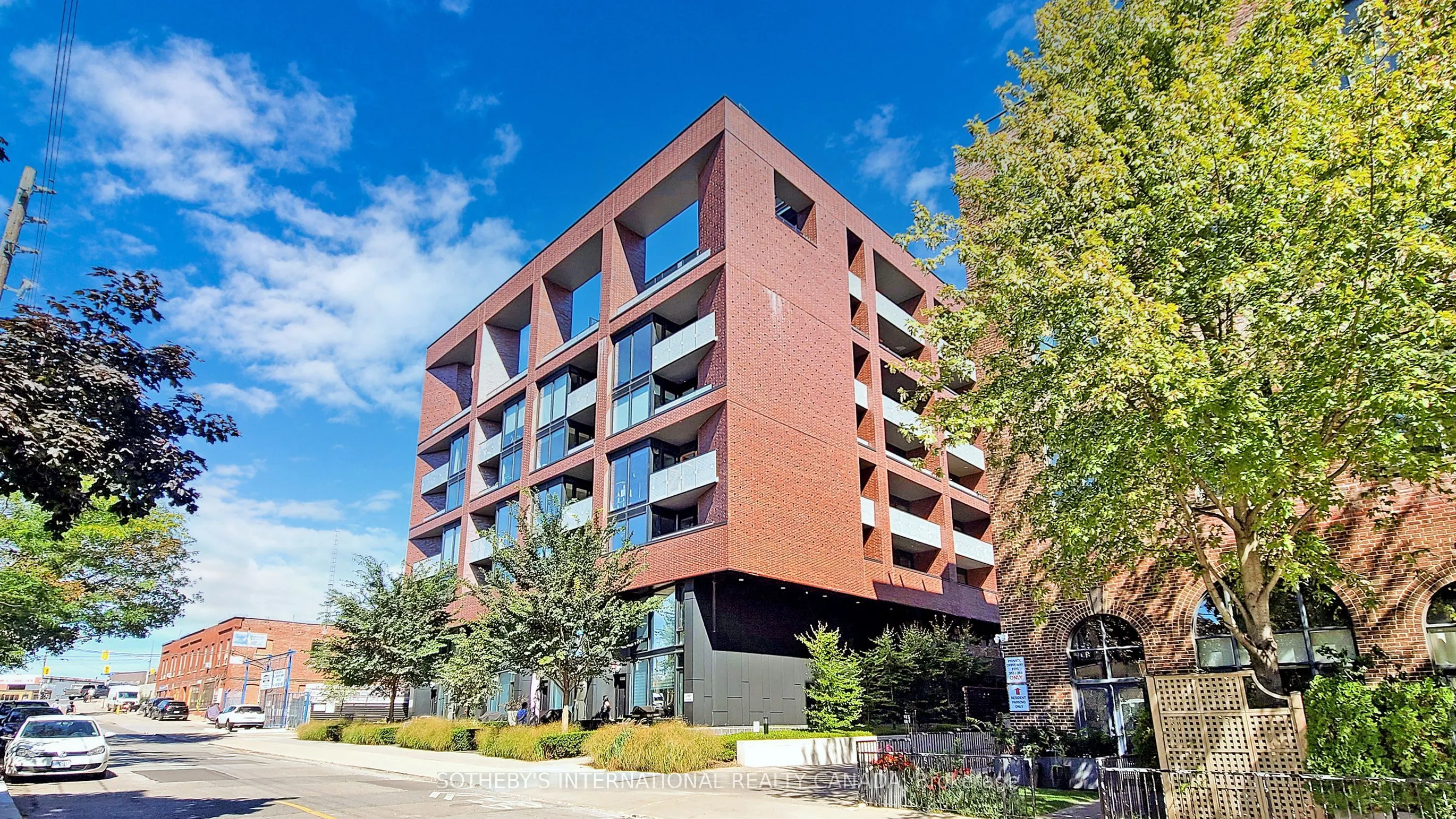 383 Sorauren Avenue, #12