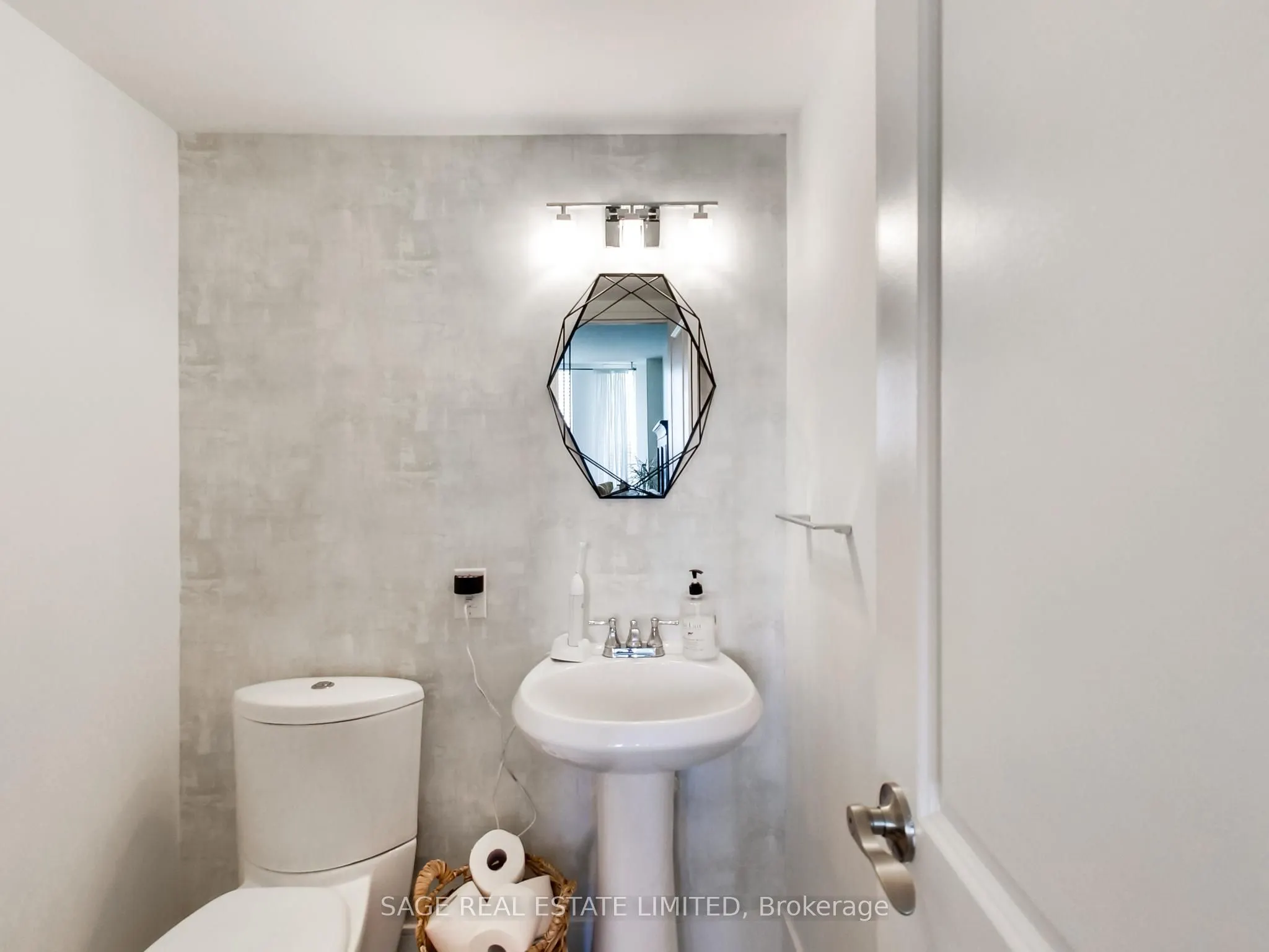 65 Southport Street, #1408