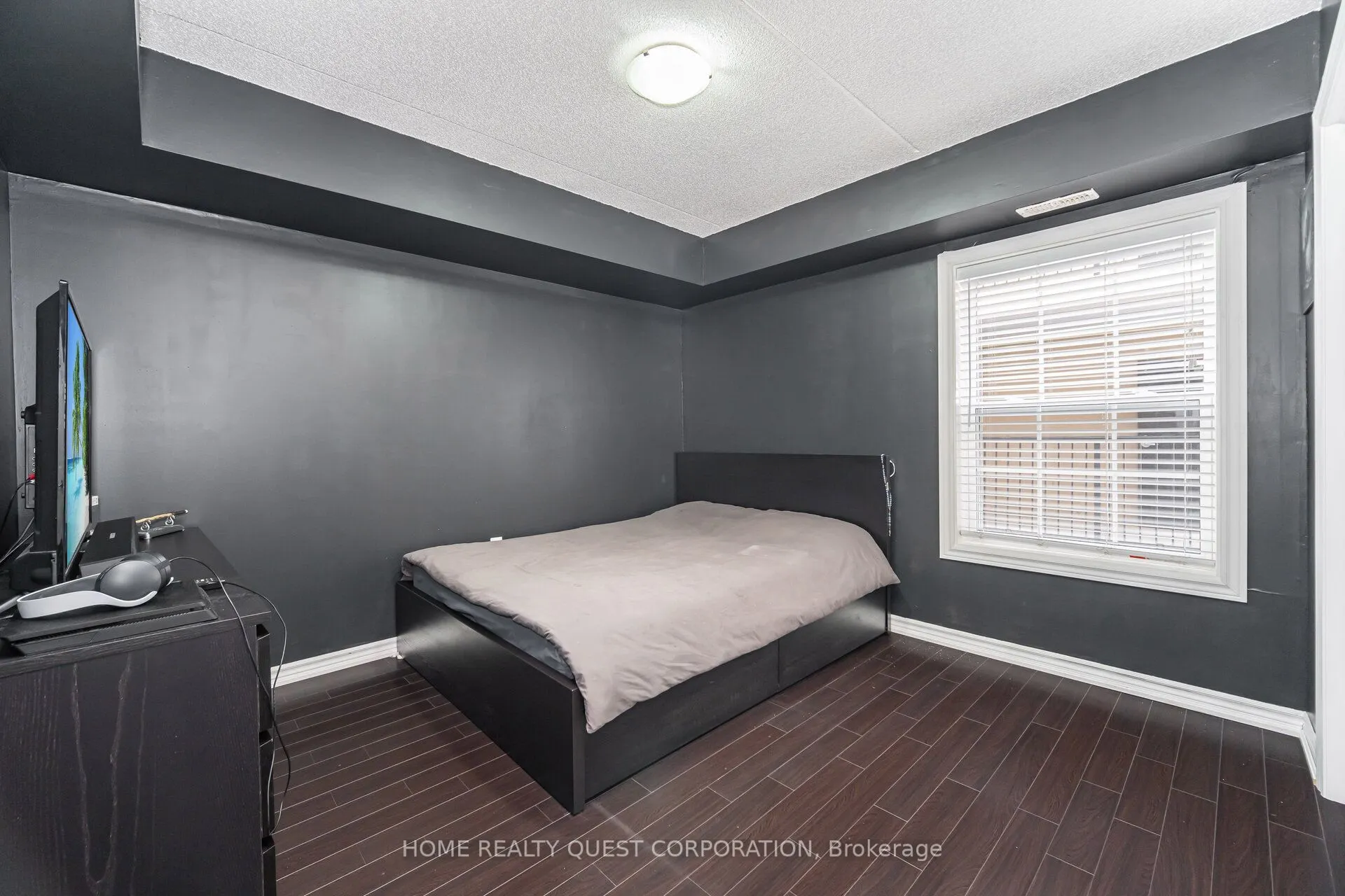 1340 Main Street E, #212