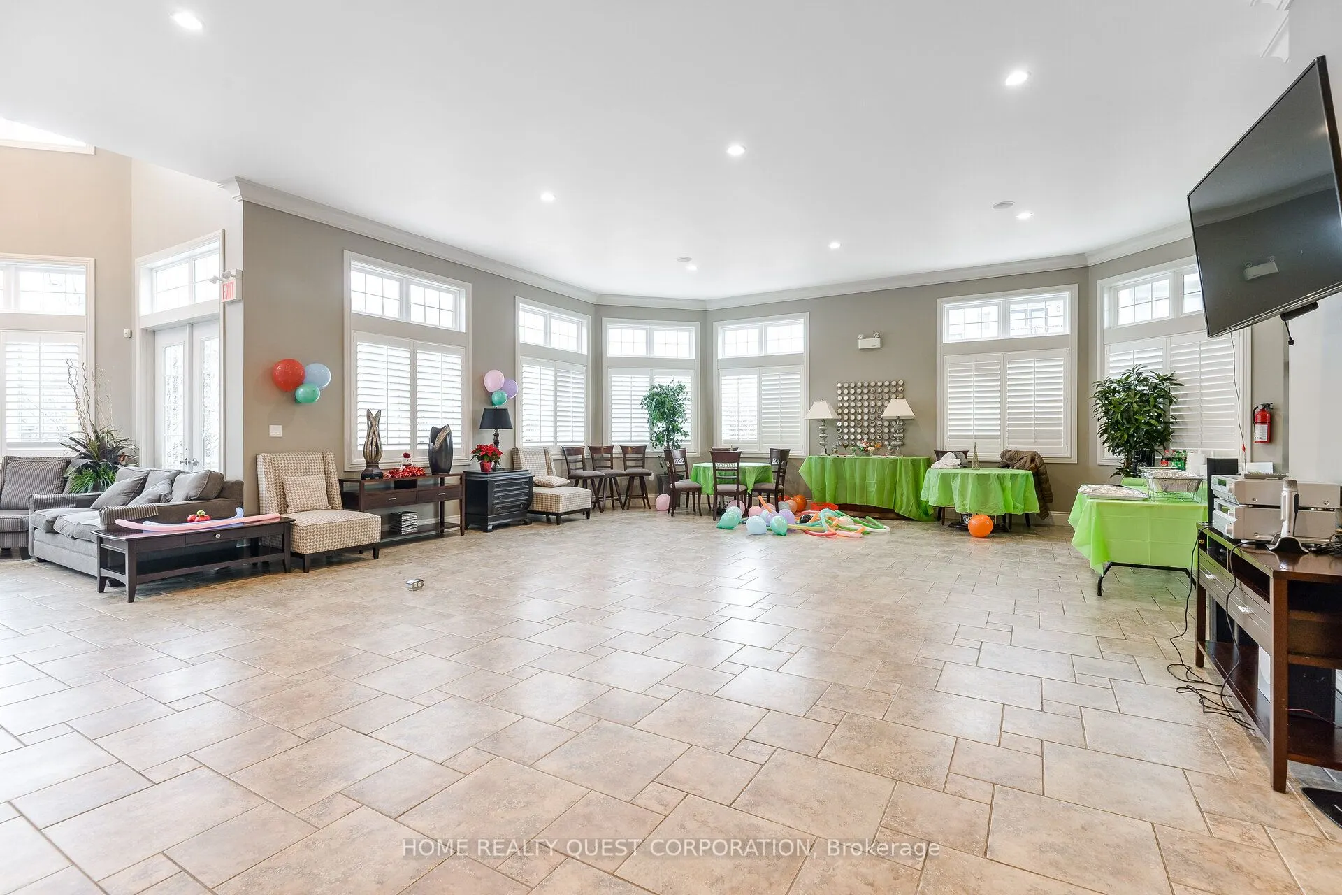 1340 Main Street E, #212