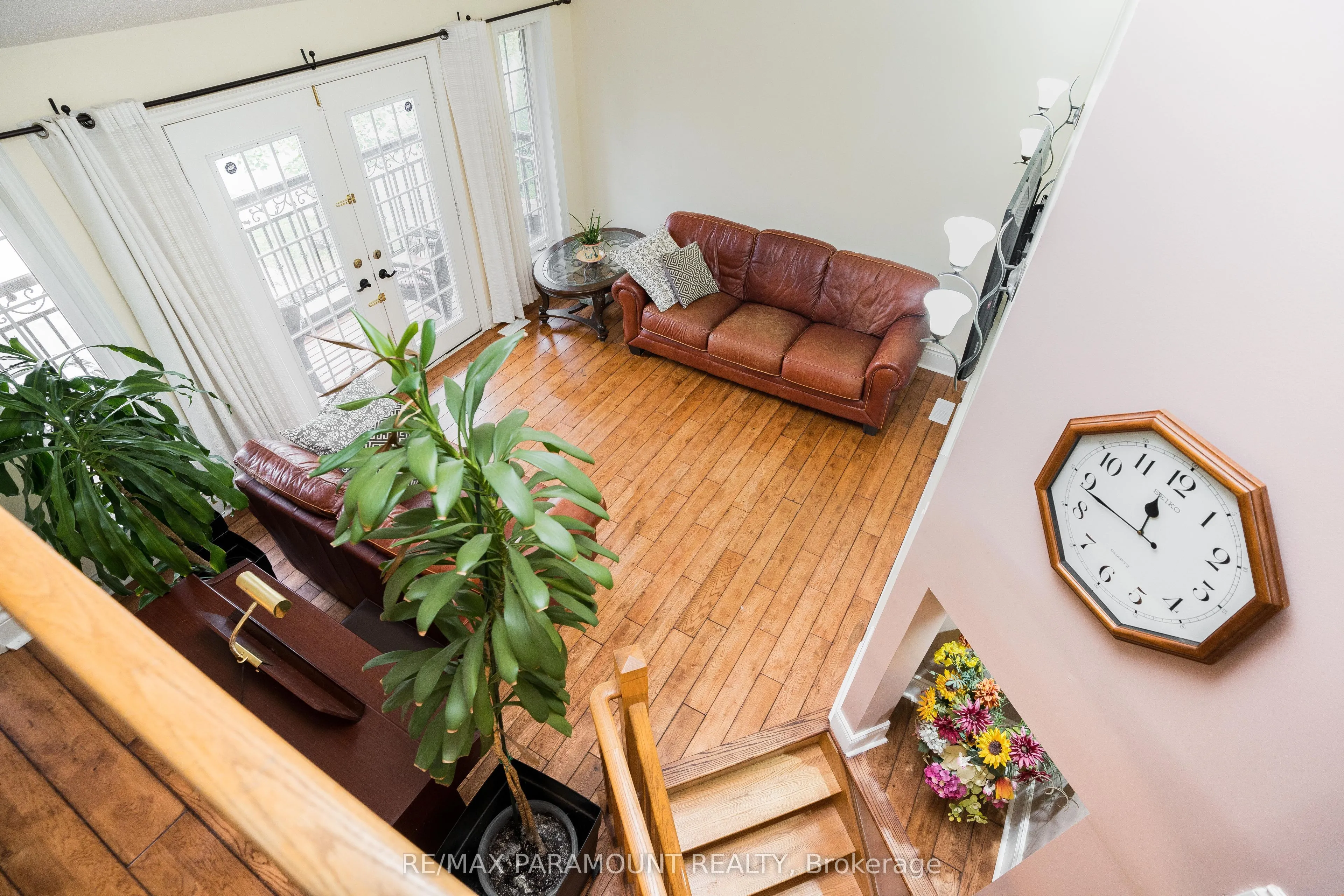 19 River Rock Crescent