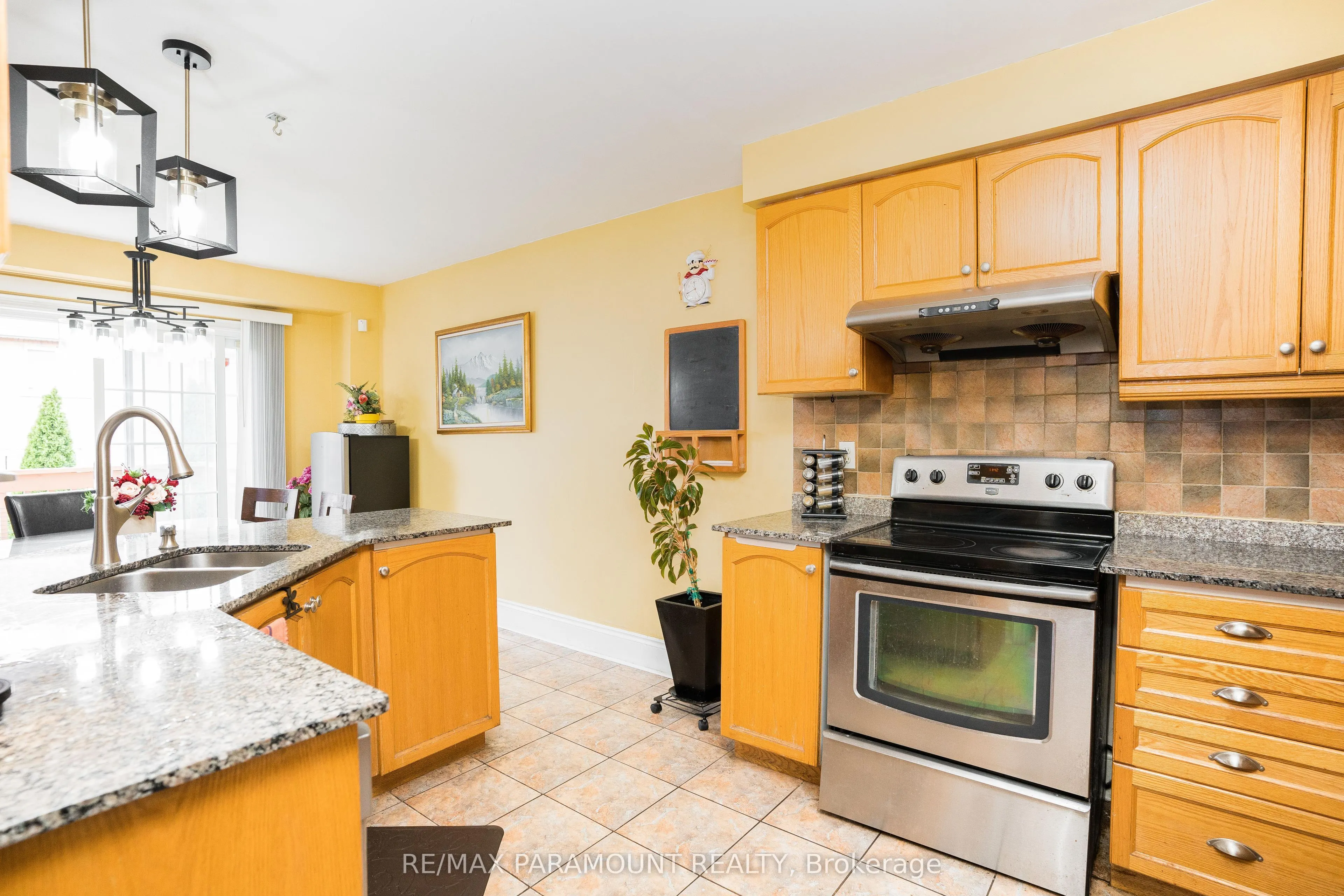 19 River Rock Crescent