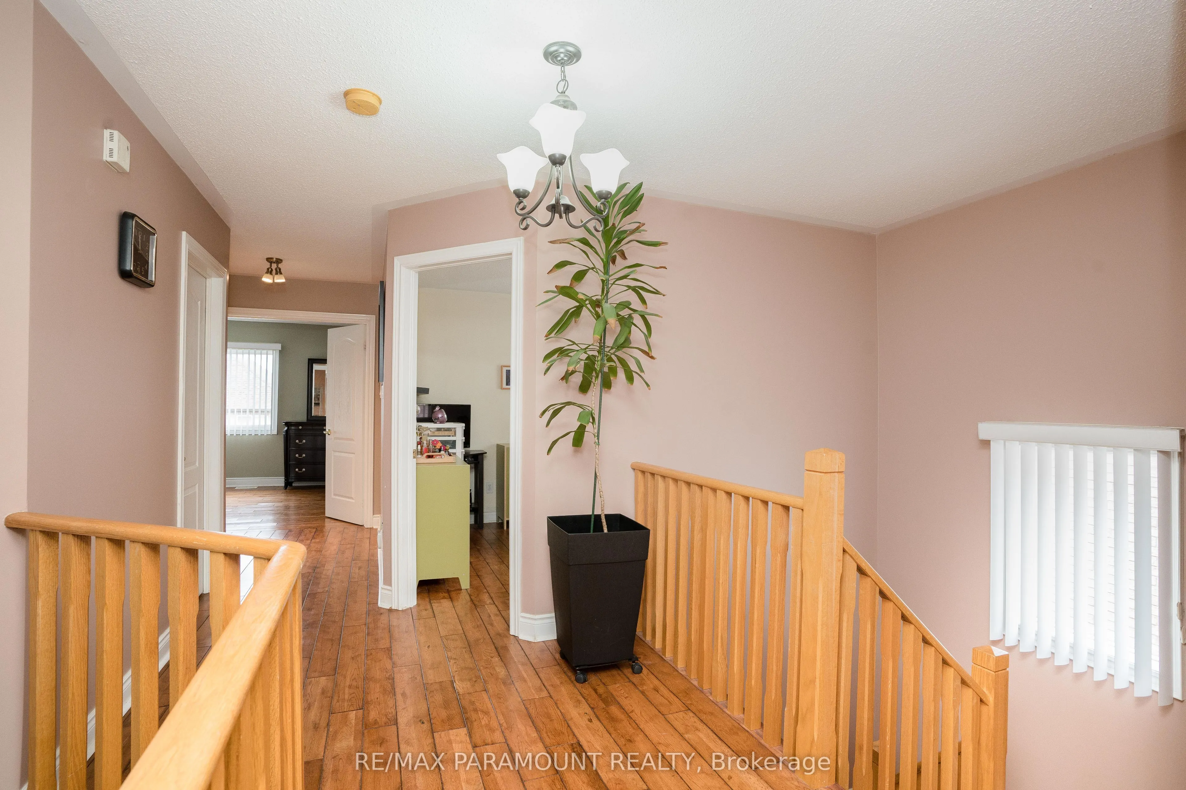 19 River Rock Crescent