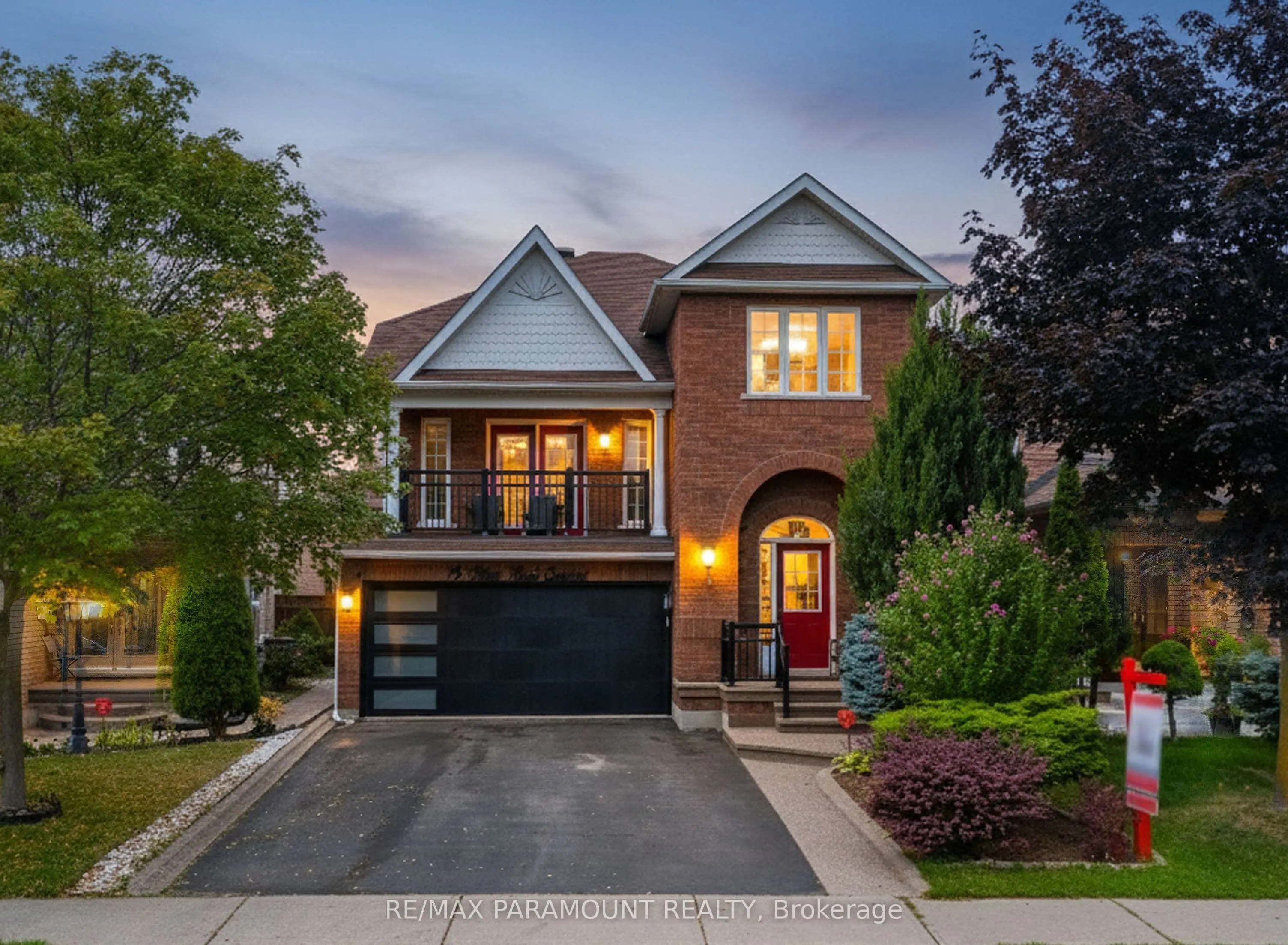19 River Rock Crescent