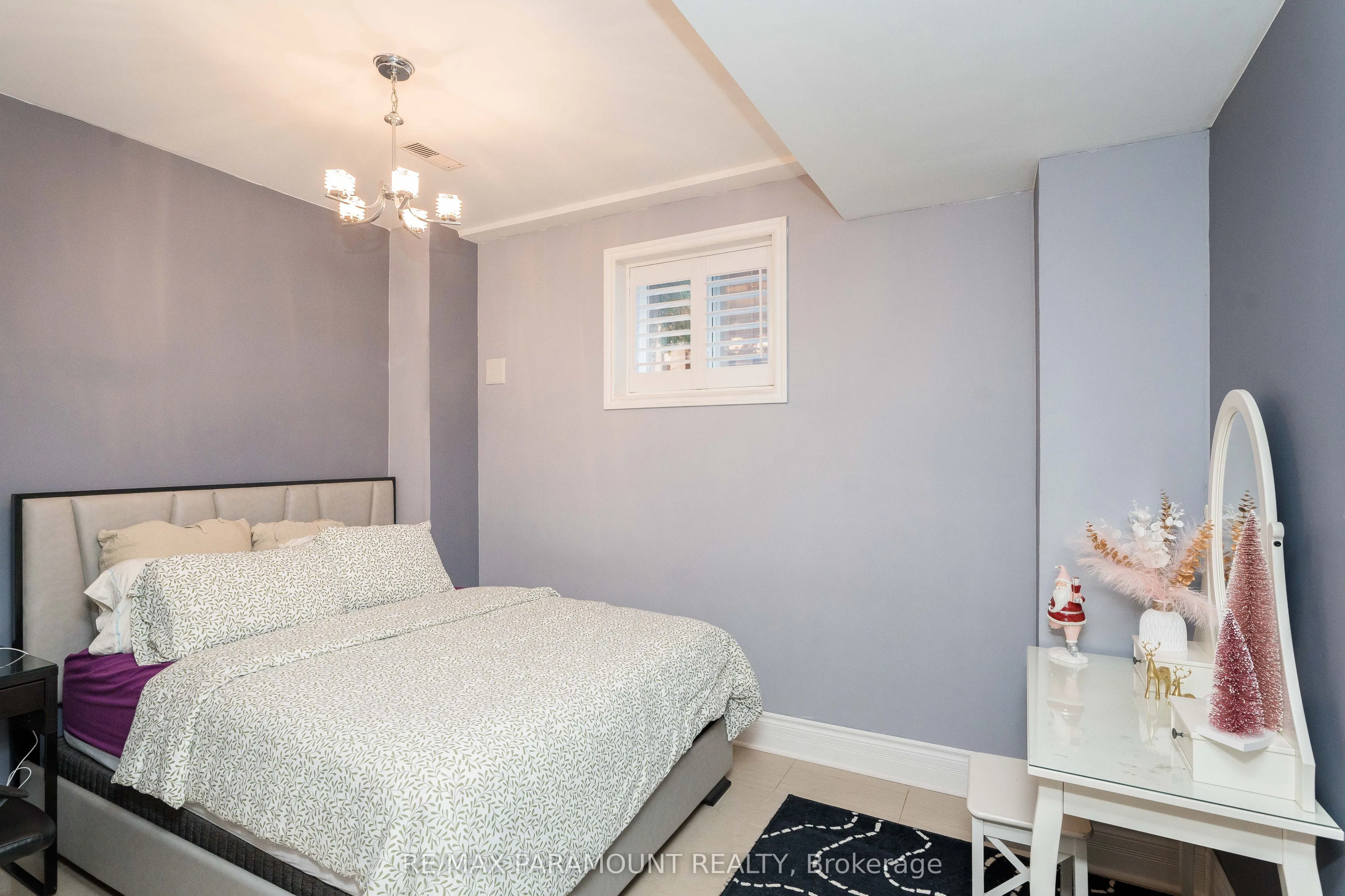19 River Rock Crescent