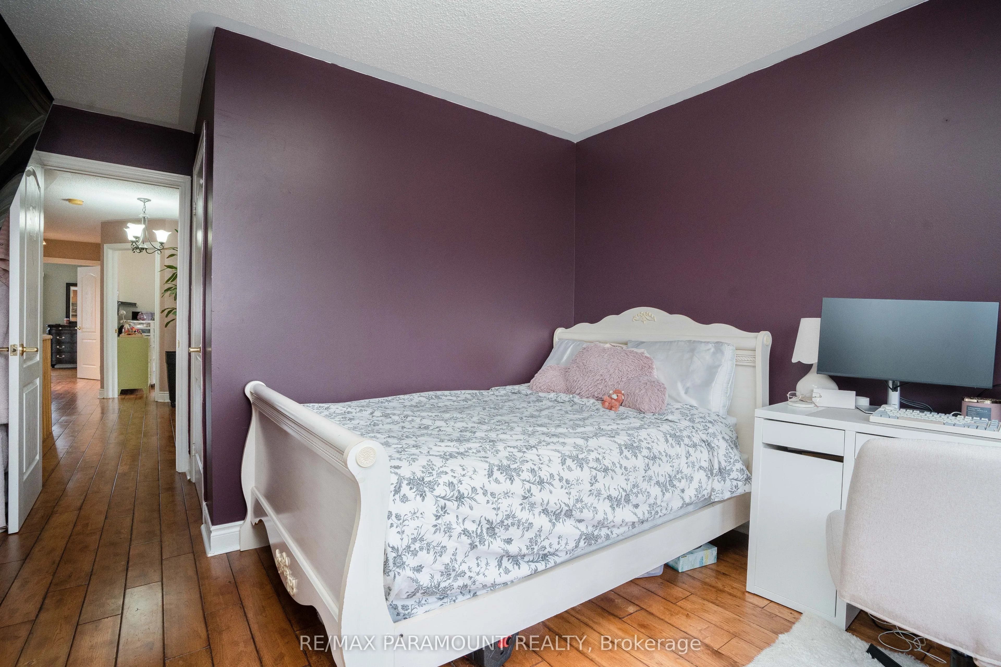 19 River Rock Crescent