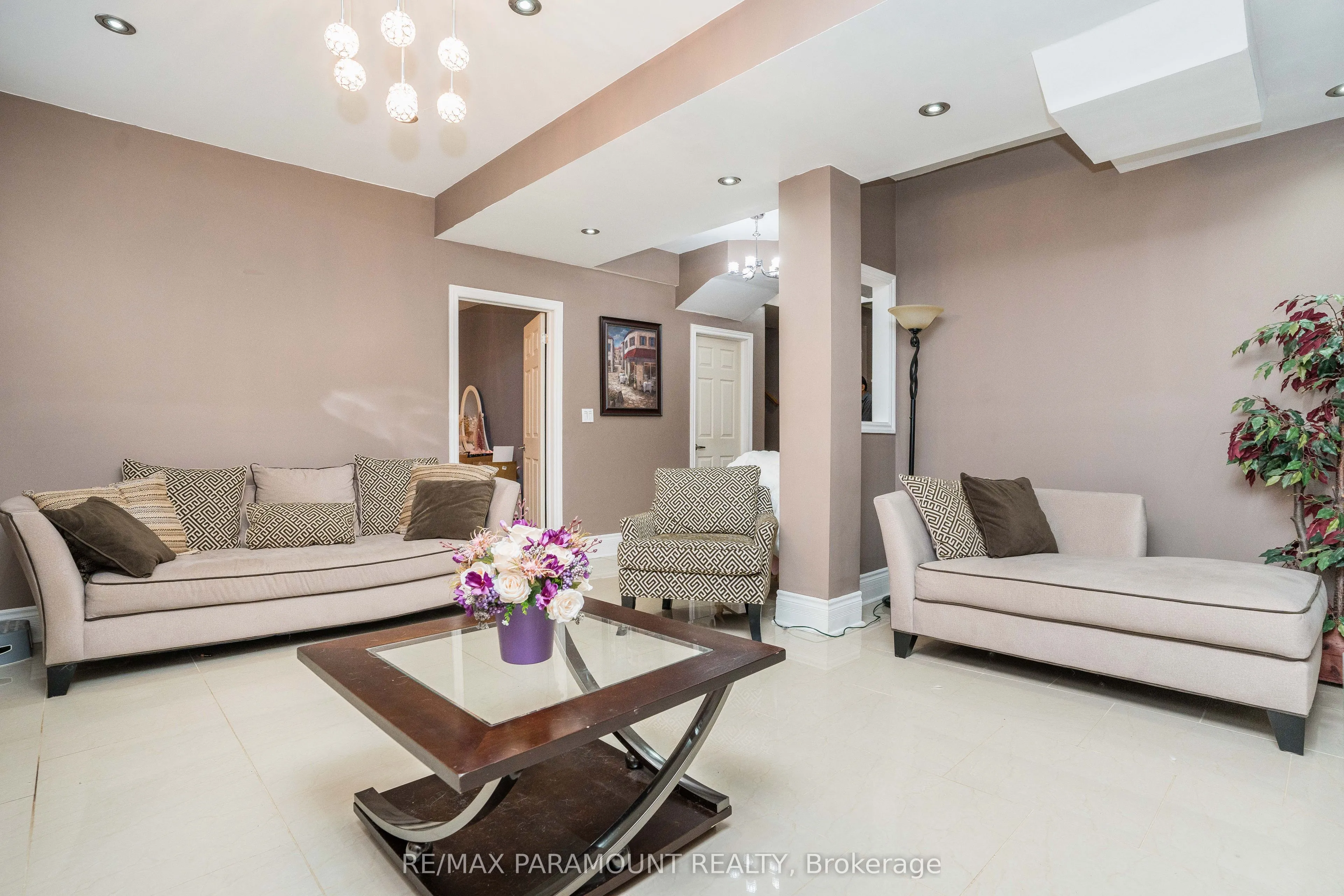 19 River Rock Crescent