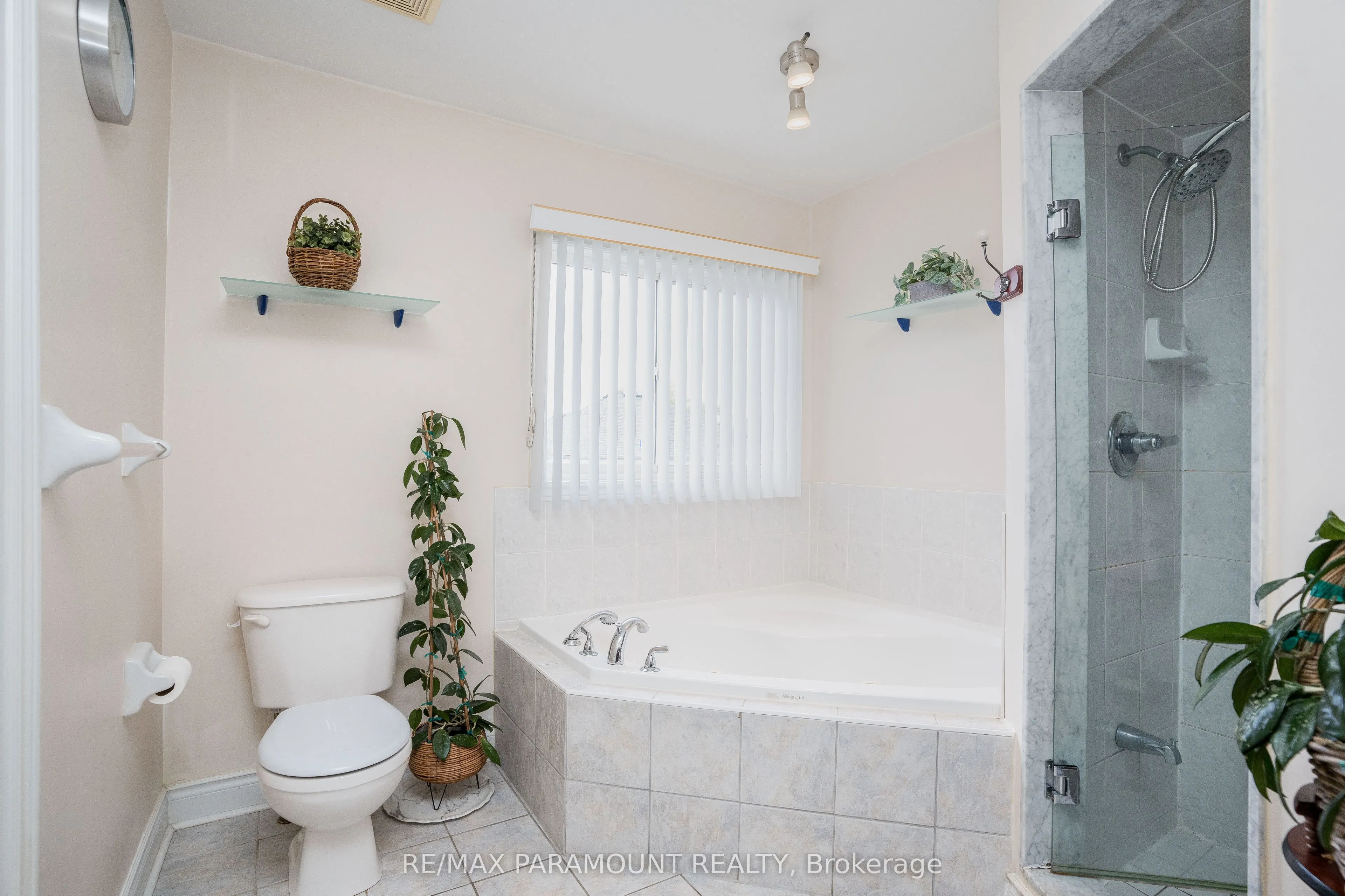 19 River Rock Crescent