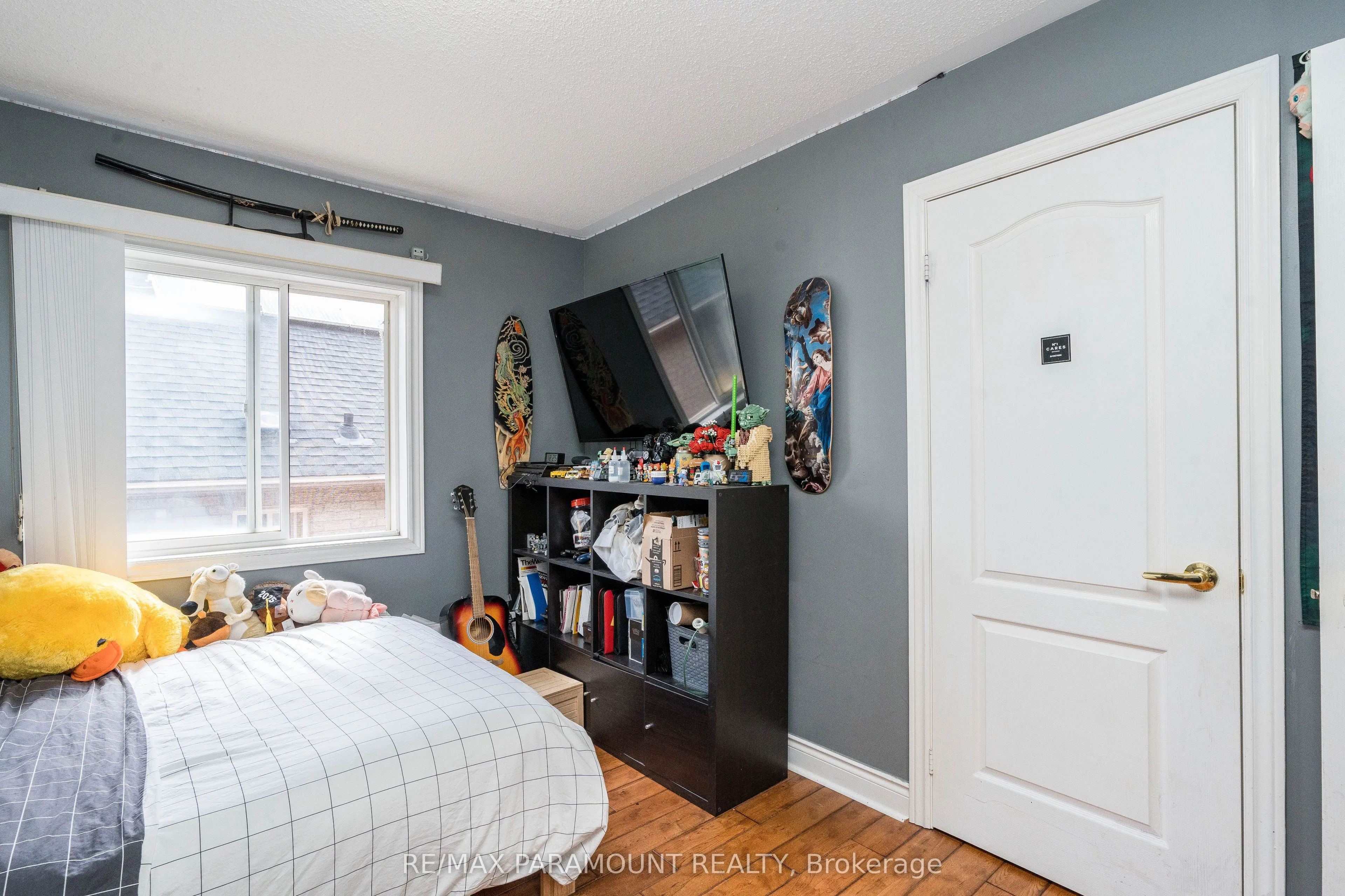 19 River Rock Crescent